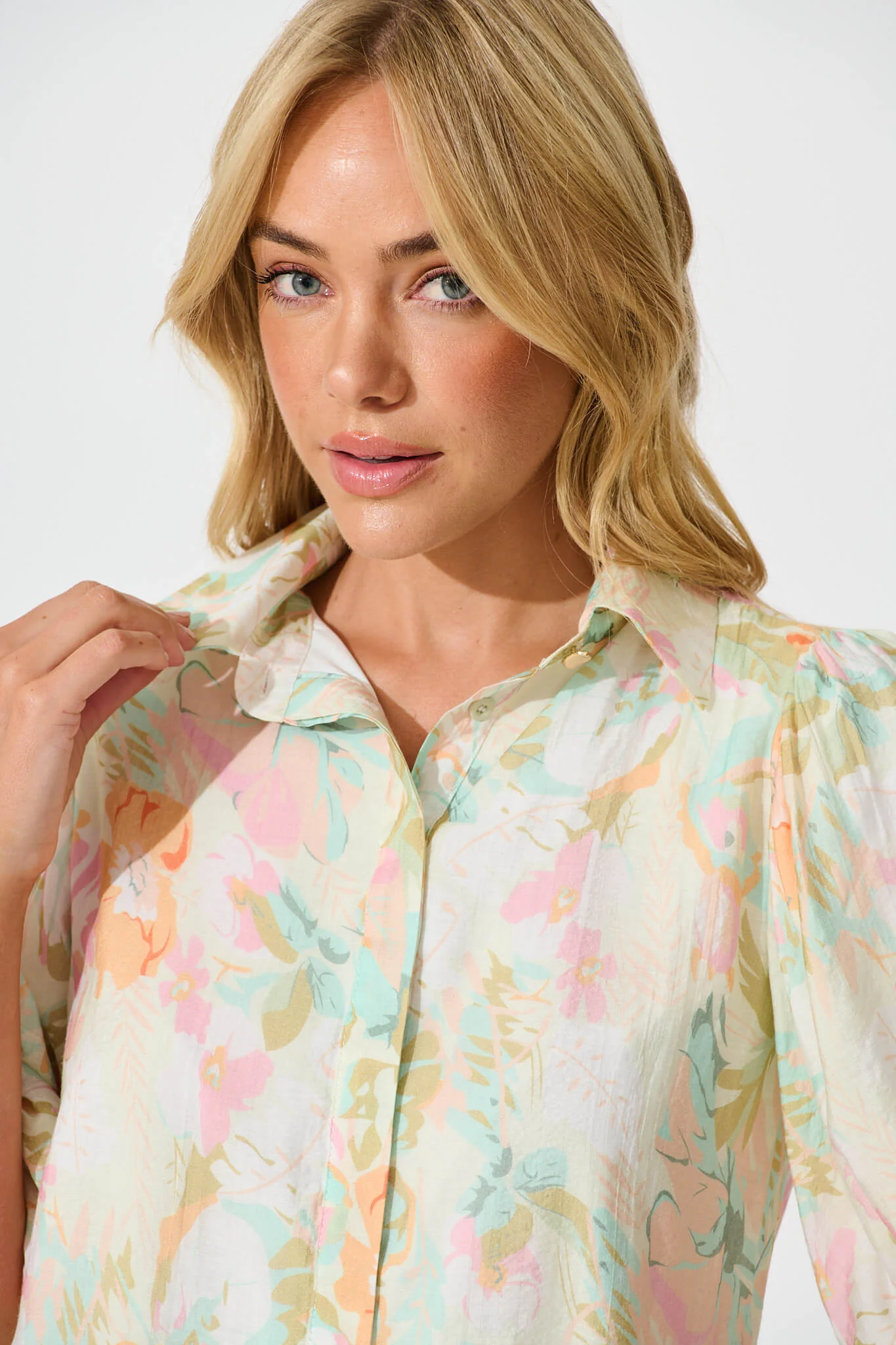 Aeryn Shirt In White with Pastel Multi Floral - Image 5