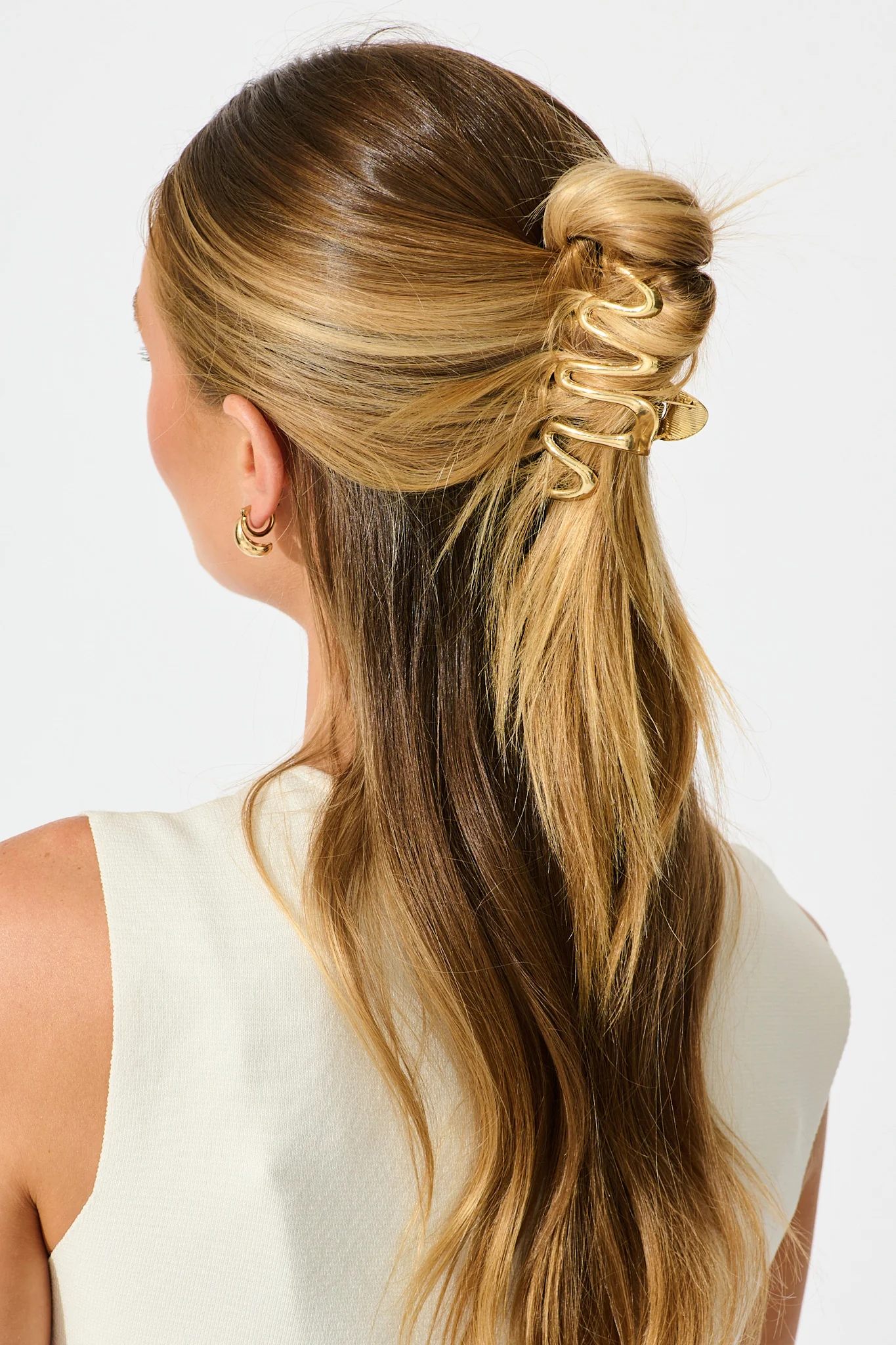 Alanis Hair Claw in Gold - Image 3