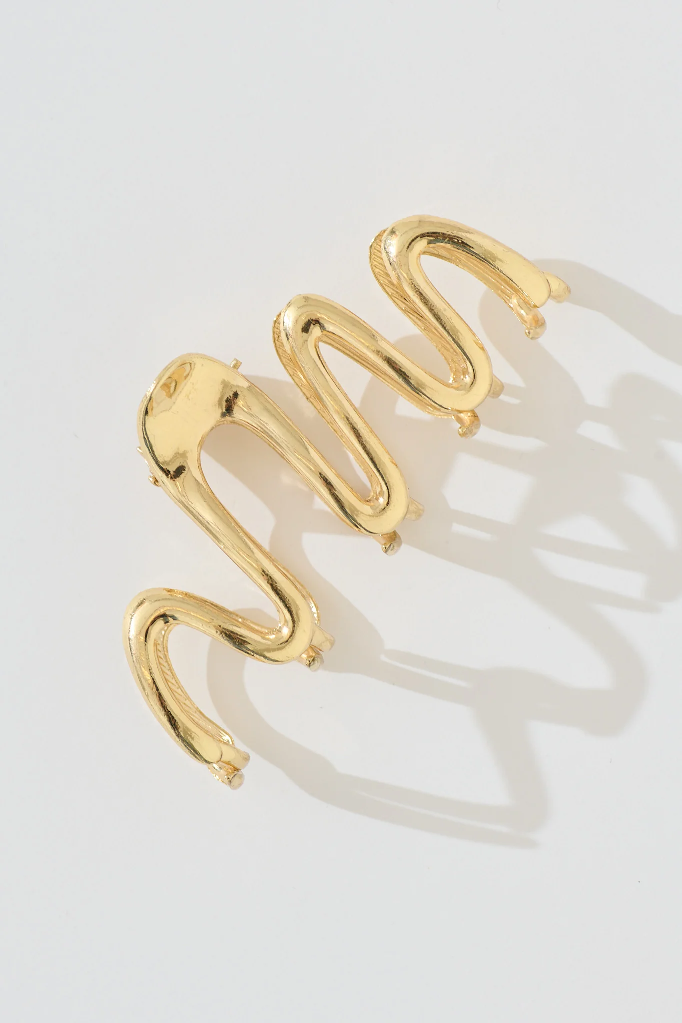 Alanis Hair Claw in Gold - Image 4