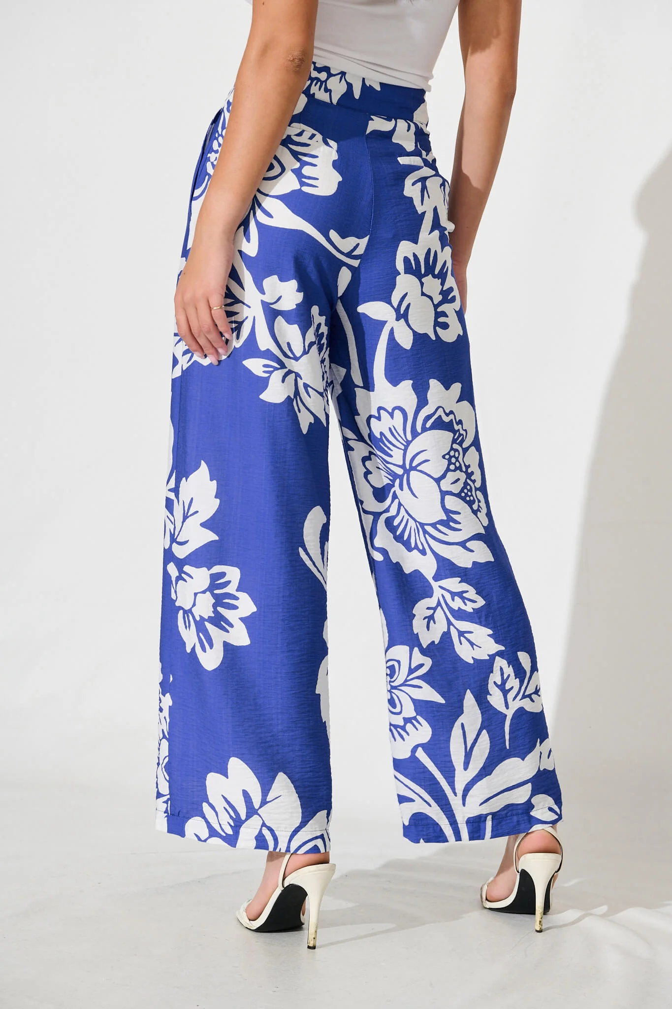 Aldridge Pant In Blue With White Floral - Image 7