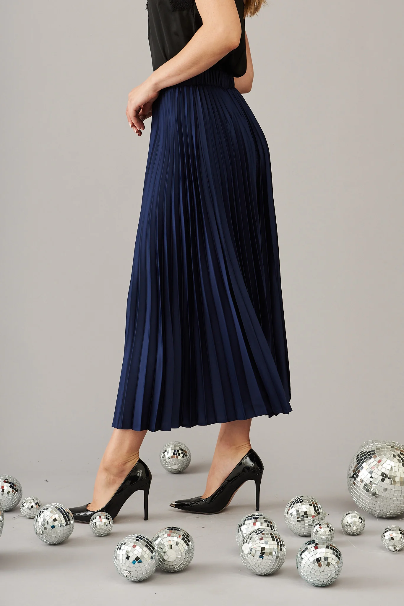 Allison Midi Pleat Skirt In Navy Satin - Image 12