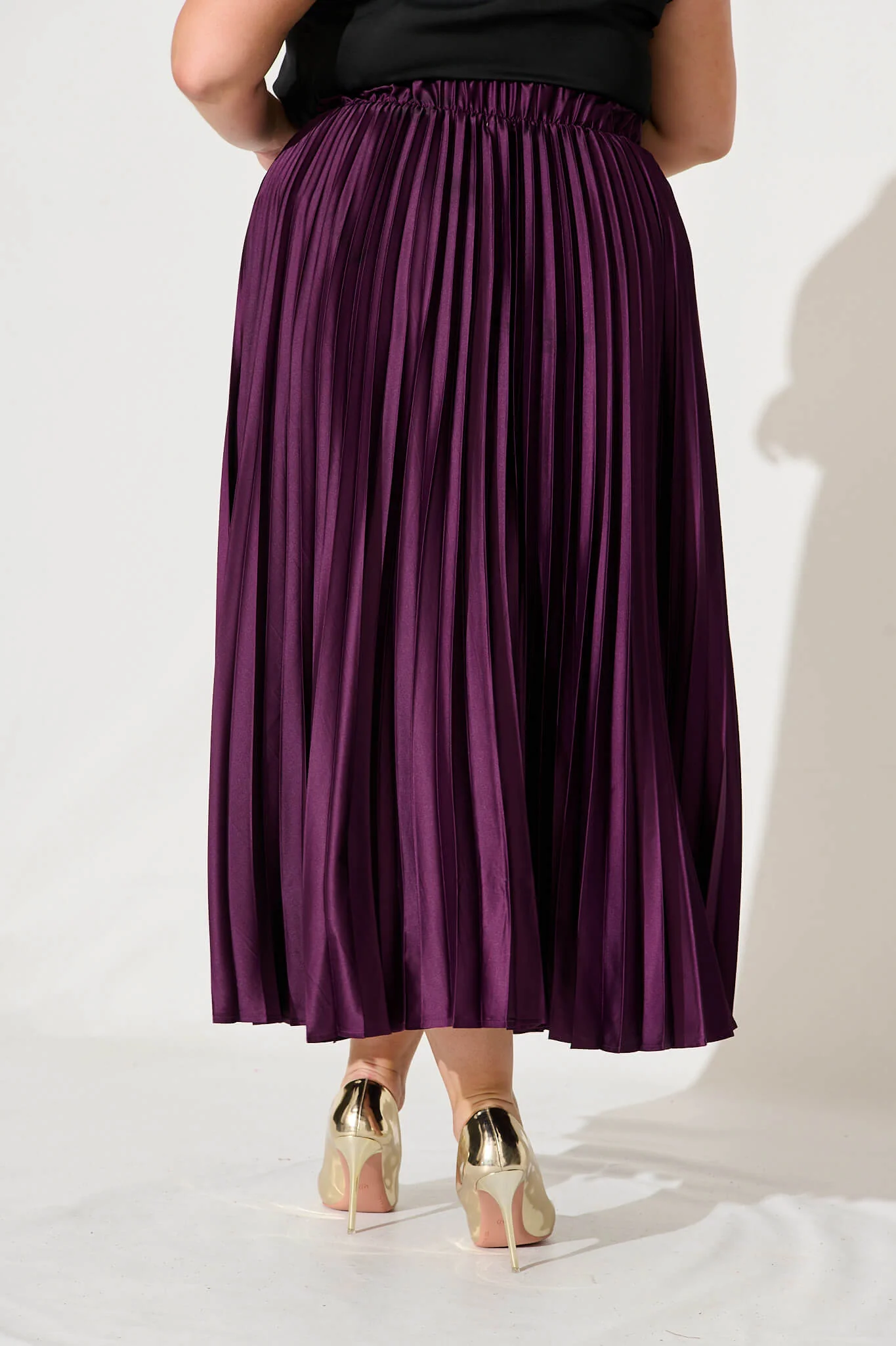 Allison Midi Pleat Skirt In Plum Satin - Image 9