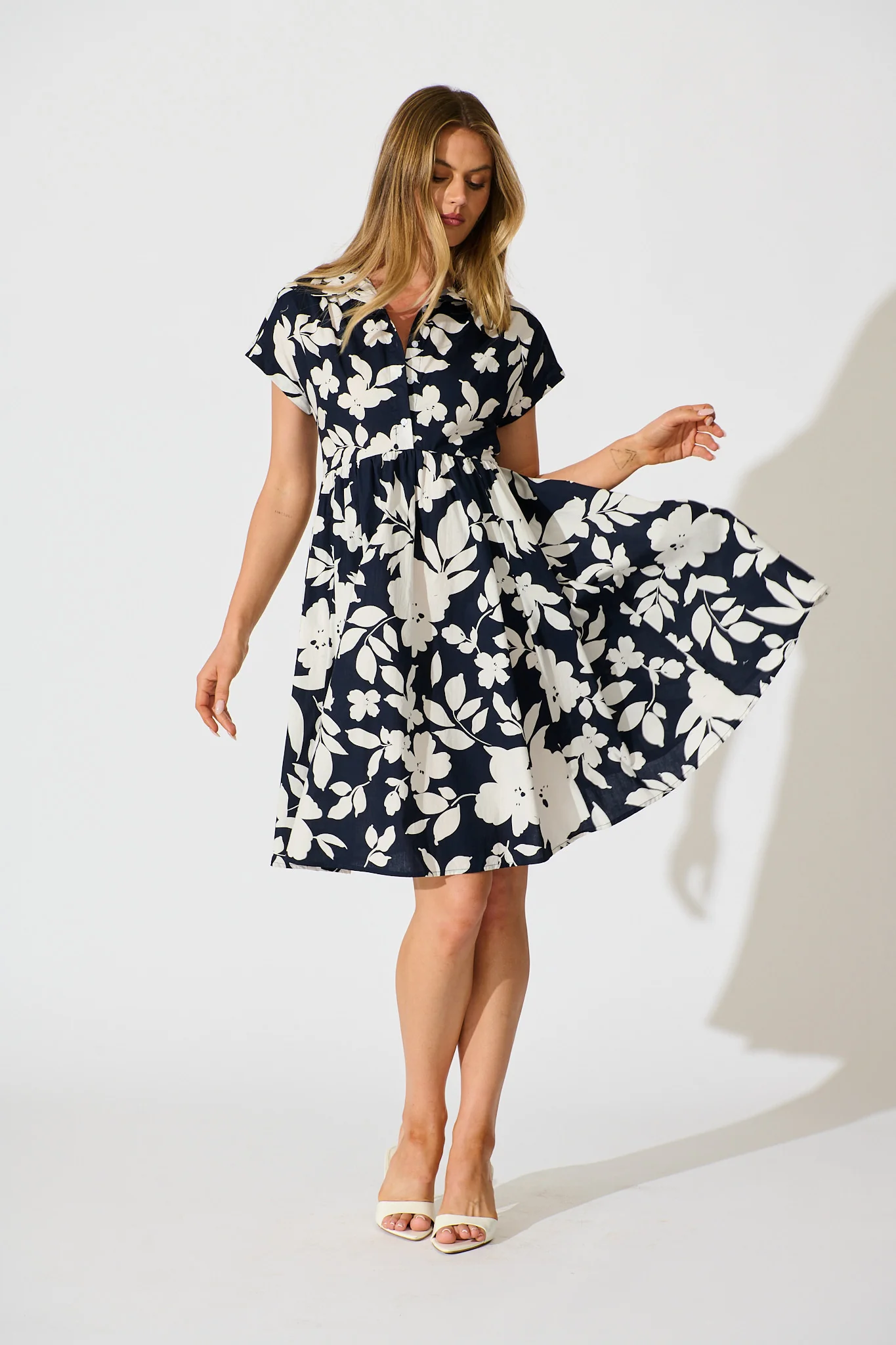 Amour Fields Dress in Navy Floral Cotton Poplin