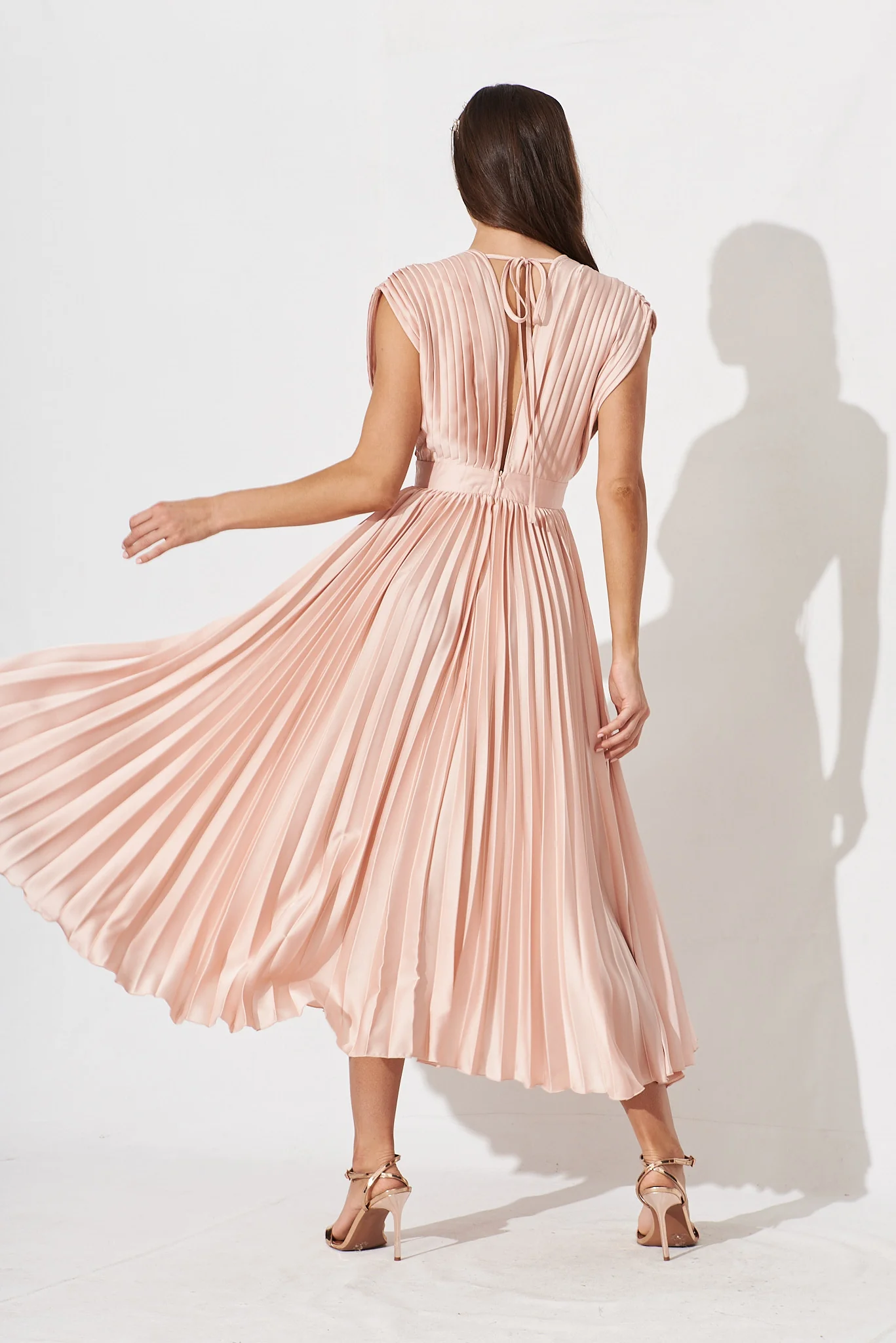 Anetta Midi Dress In Pleated Blush Satin - Image 9