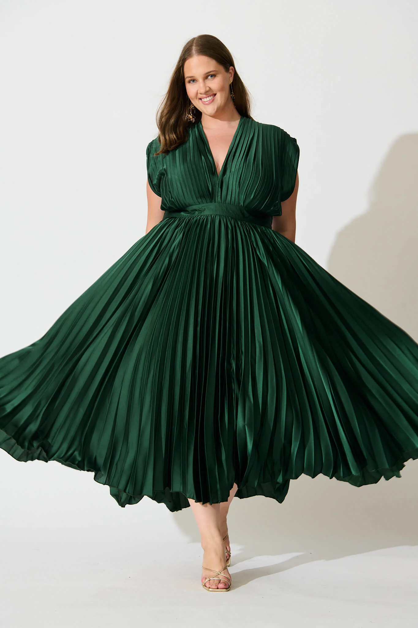 Anetta Midi Dress In Pleated Emerald Satin - Image 7
