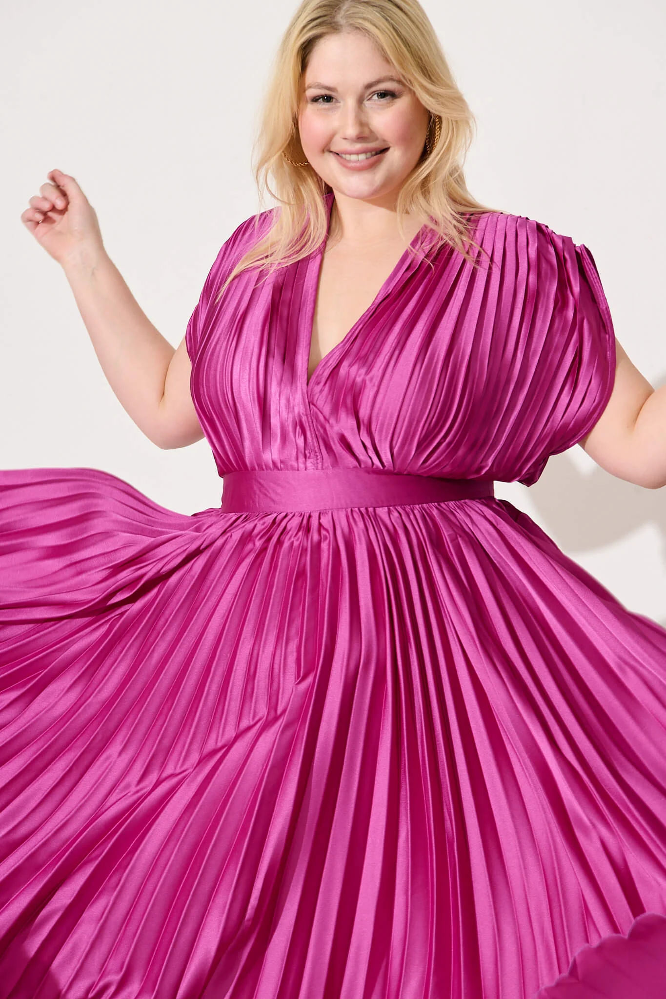 Anetta Midi Dress In Pleated Magenta Satin - Image 7