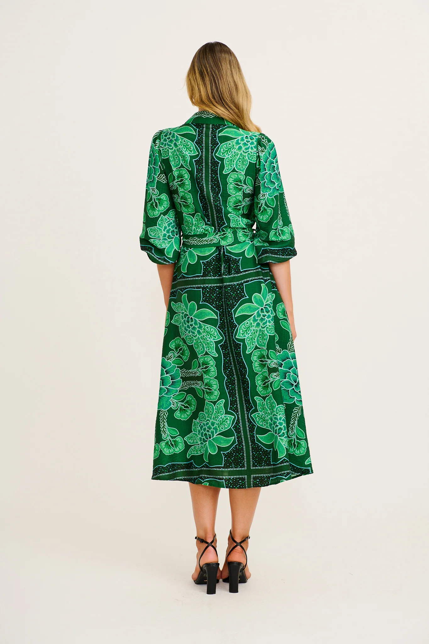 Aurelina Maxi Shirt Dress in Emerald Floral Print Linen Blend - Image 4