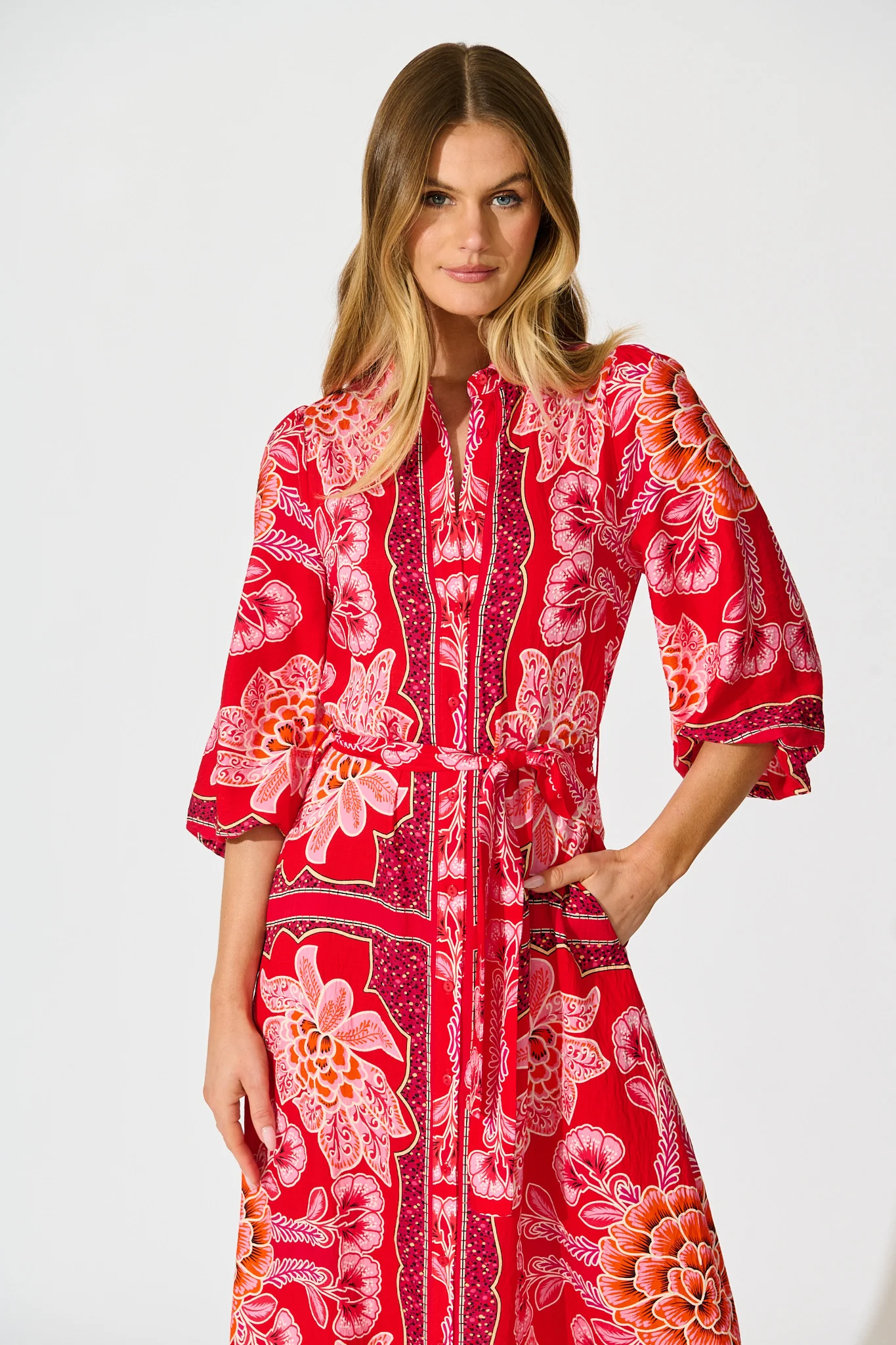 Aurelina Maxi Shirt Dress In Red Flower Linen Blend - Image 2