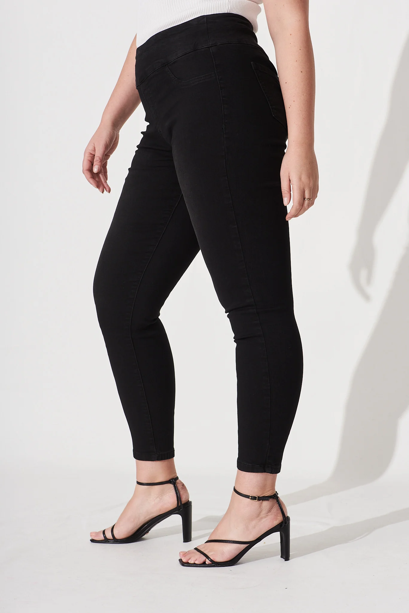 Avia High Rise Skinny Jegging In Black Denim - Image 8