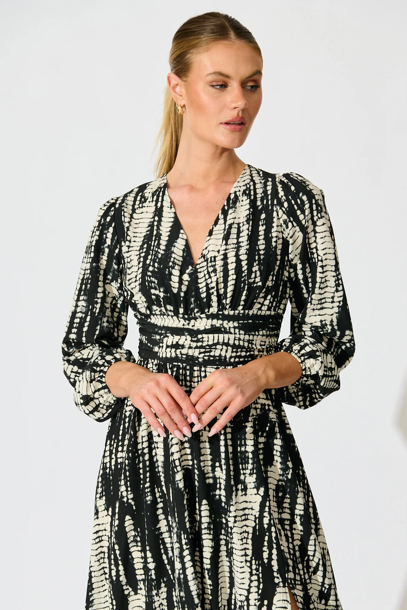 Azalea Maxi Dress in Black with Cream Print - Image 3