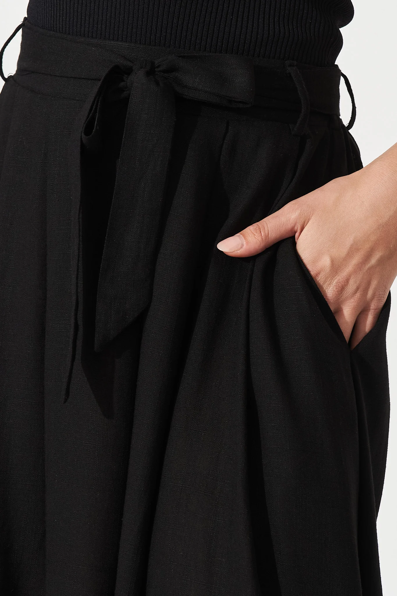 Bailey Midi Skirt In Black Linen - Image 10