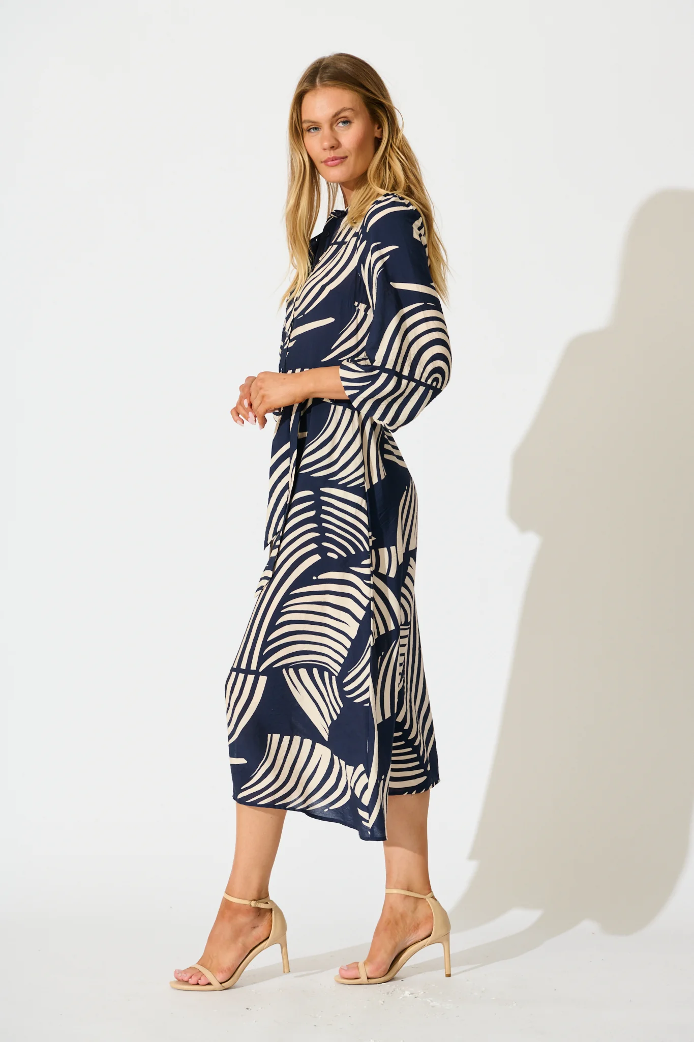 Berlina Midi Shirt Dress in Navy with Cream Linen Blend - Image 3