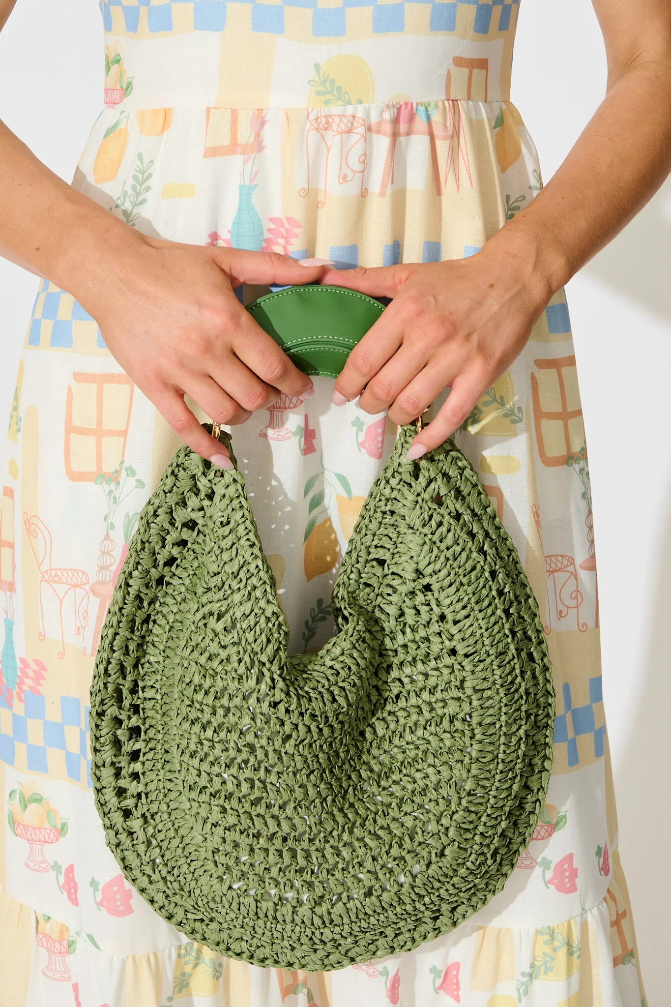 Bohemian Hobo Bag in Green Raffia - Image 4