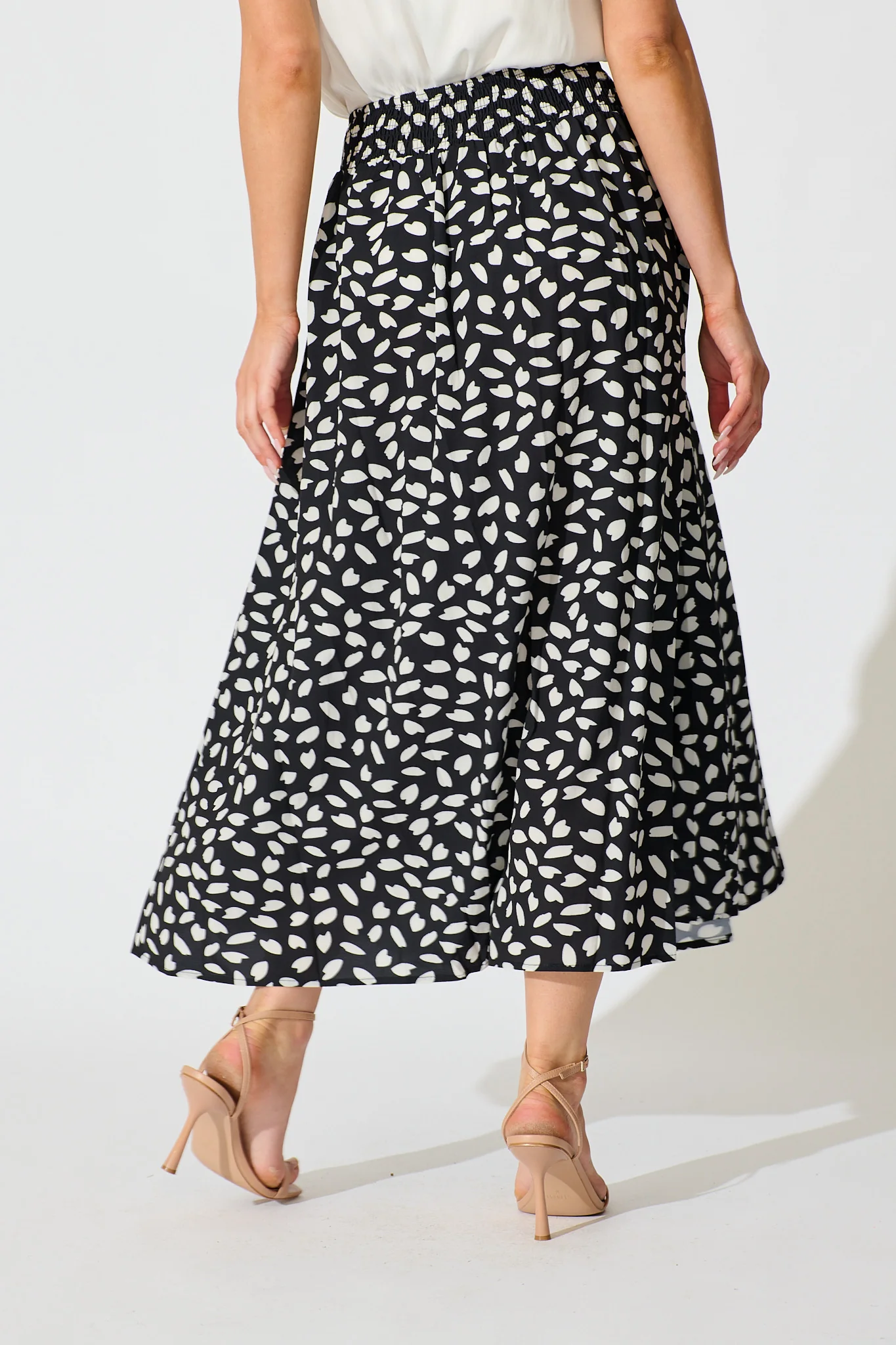 Brandsy Maxi Skirt in Black with White Leaf - Image 3
