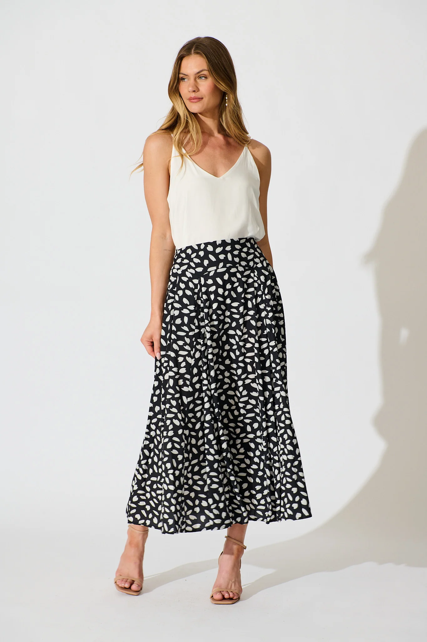 Brandsy Maxi Skirt in Black with White Leaf - Image 4