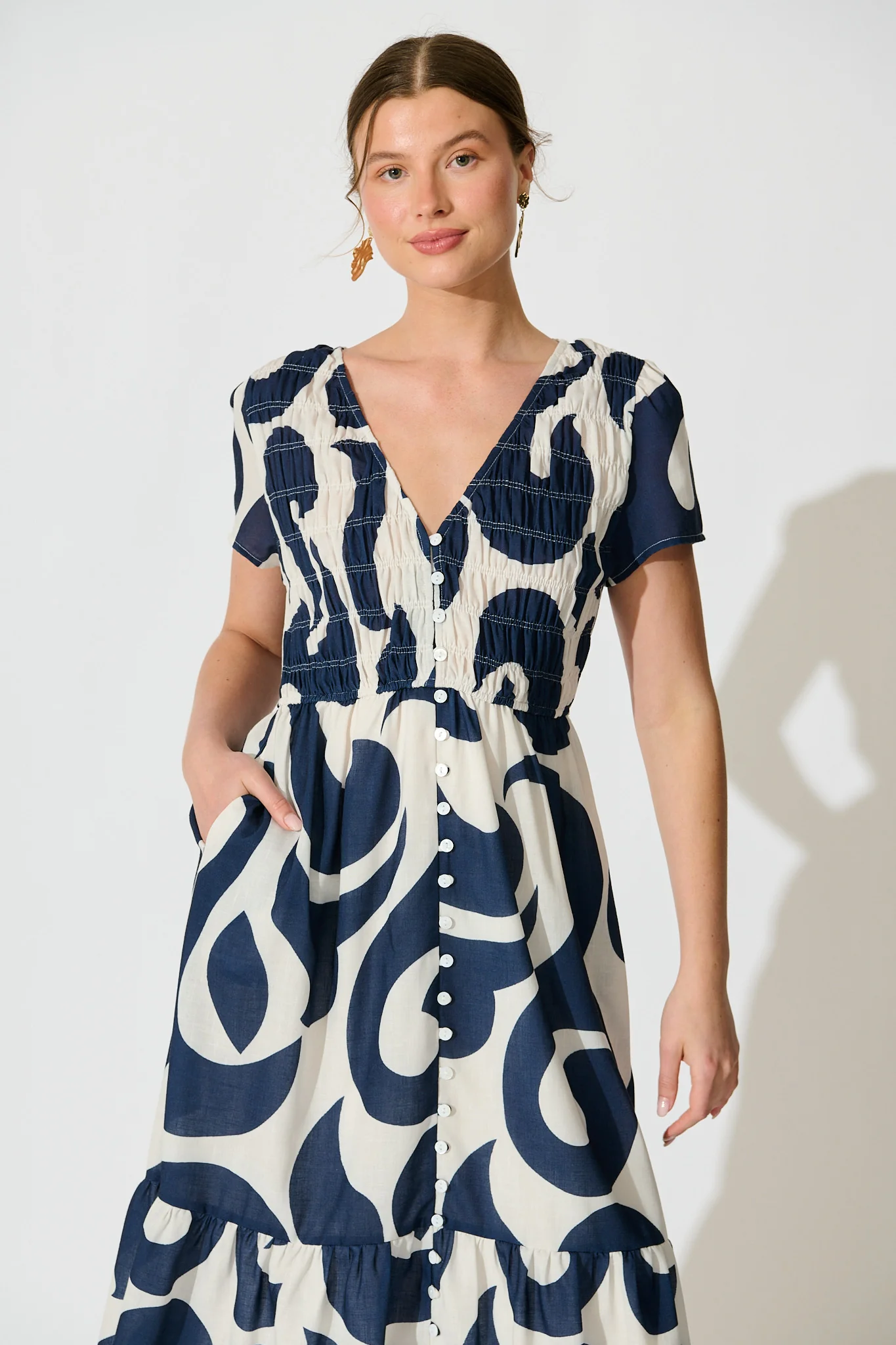 Calandra Midi Dress in Navy Swirl Linen Blend - Image 2