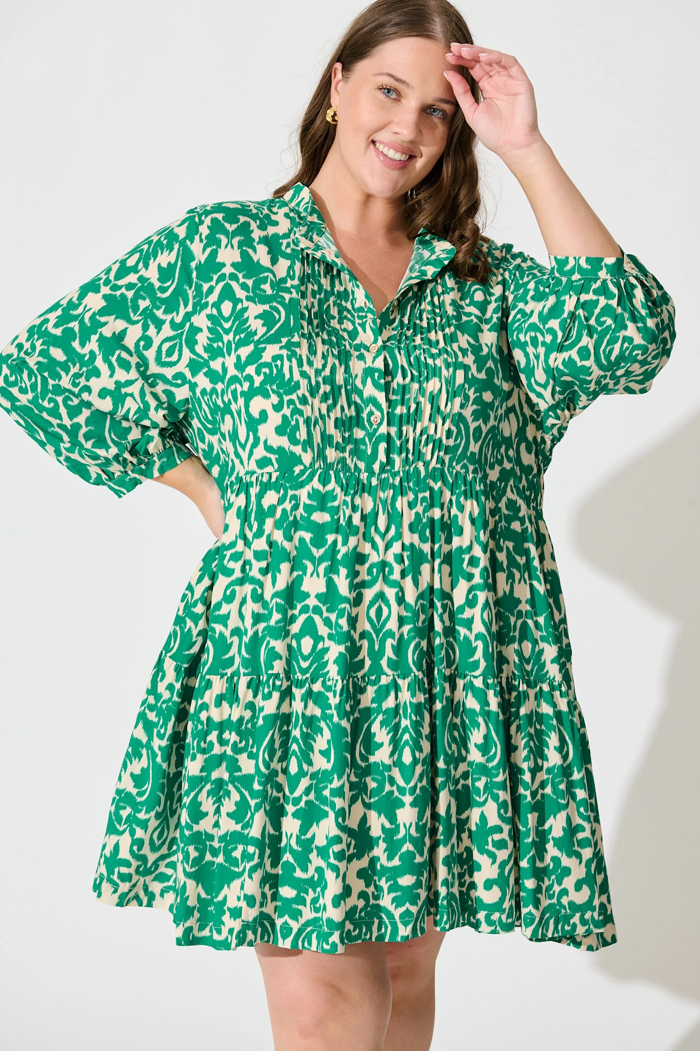 Caracelle Smock Dress In White With Green Print - Image 6