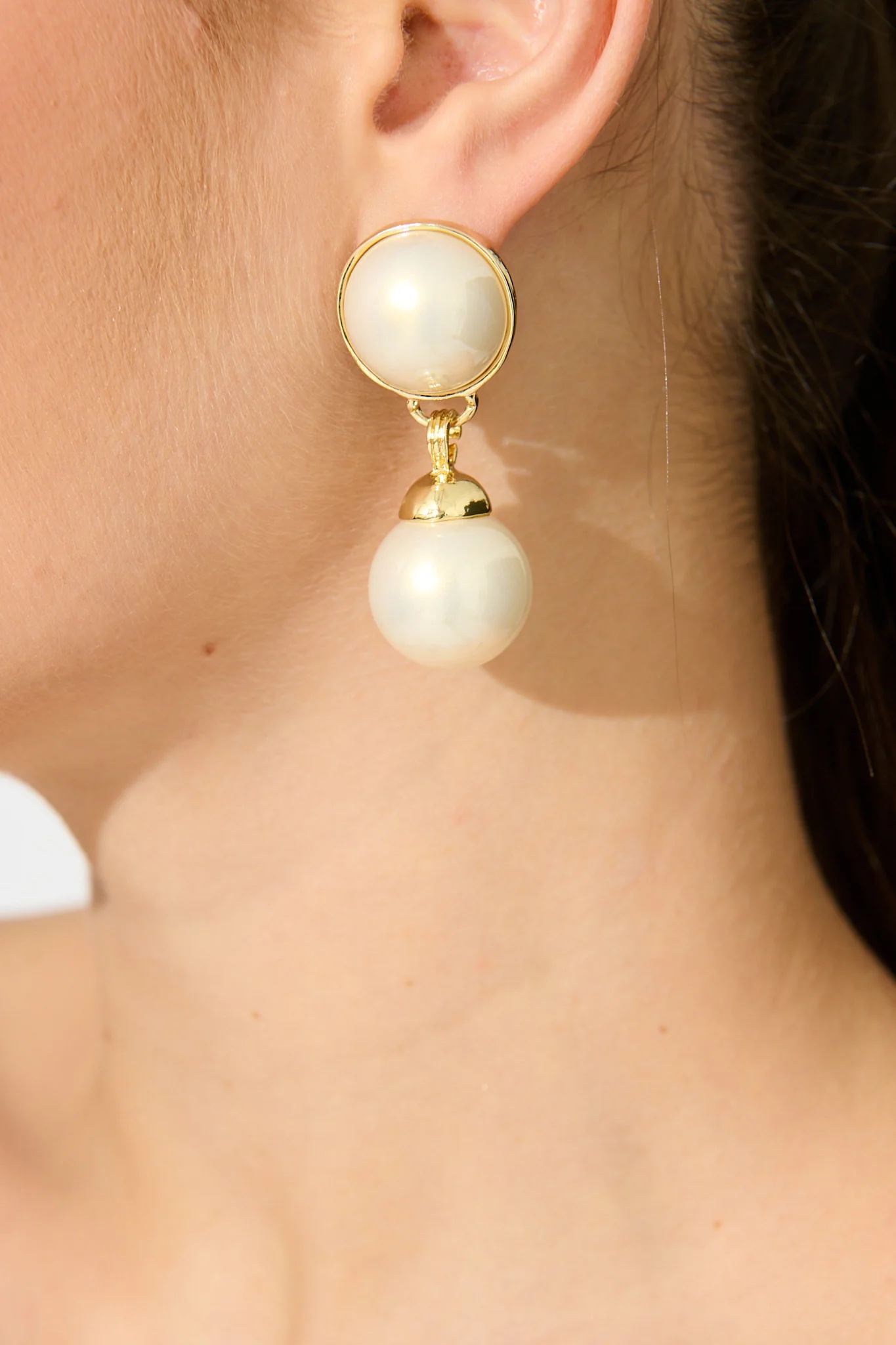 Carla Drop Earrings in Gold with Pearl - Image 9