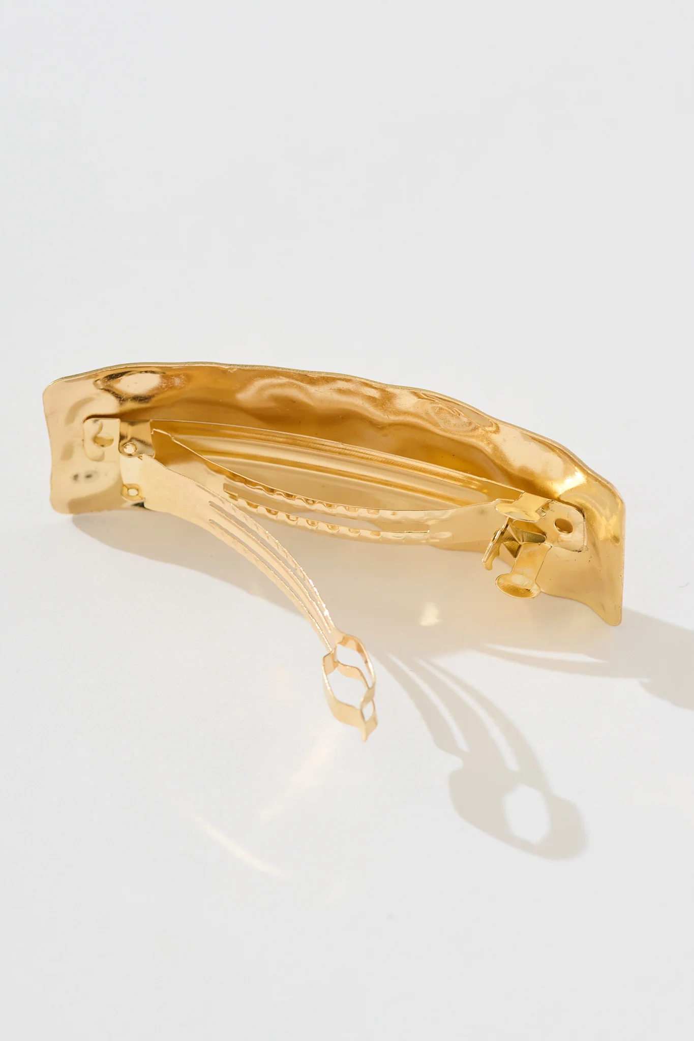 Carly Barrette Hair Clip in Textured Gold - Image 3