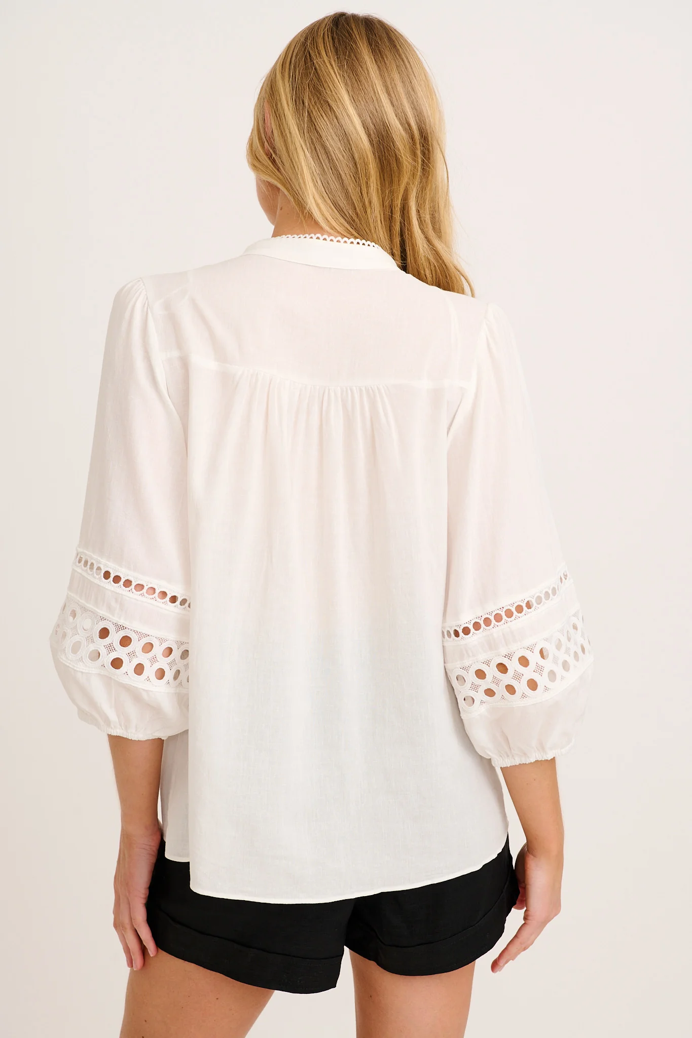 Cascades Top in White Linen Blend - Image 4