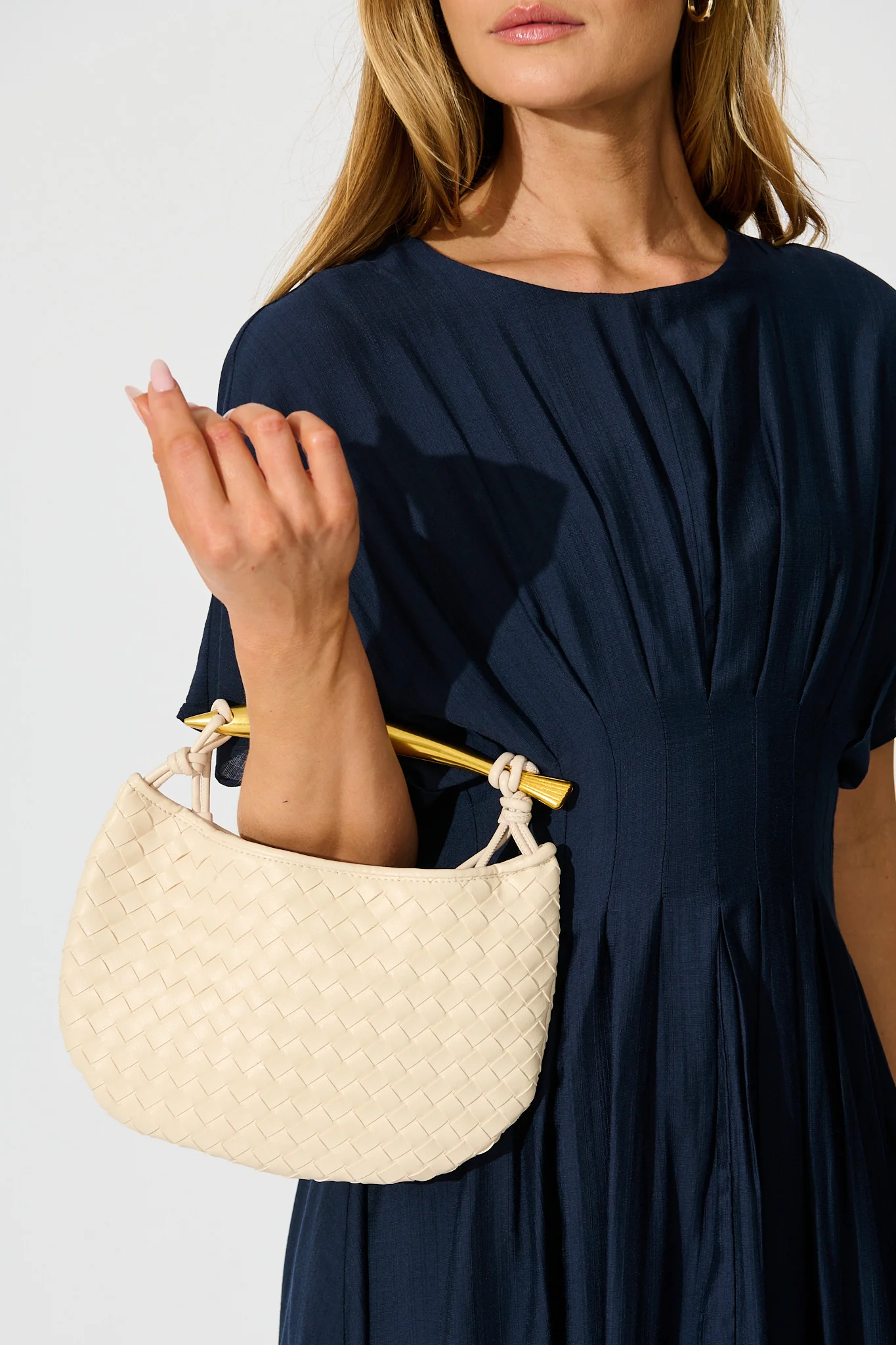 Chloe Quilted Multiway Bag in Cream with Gold Bar Handle - Image 2
