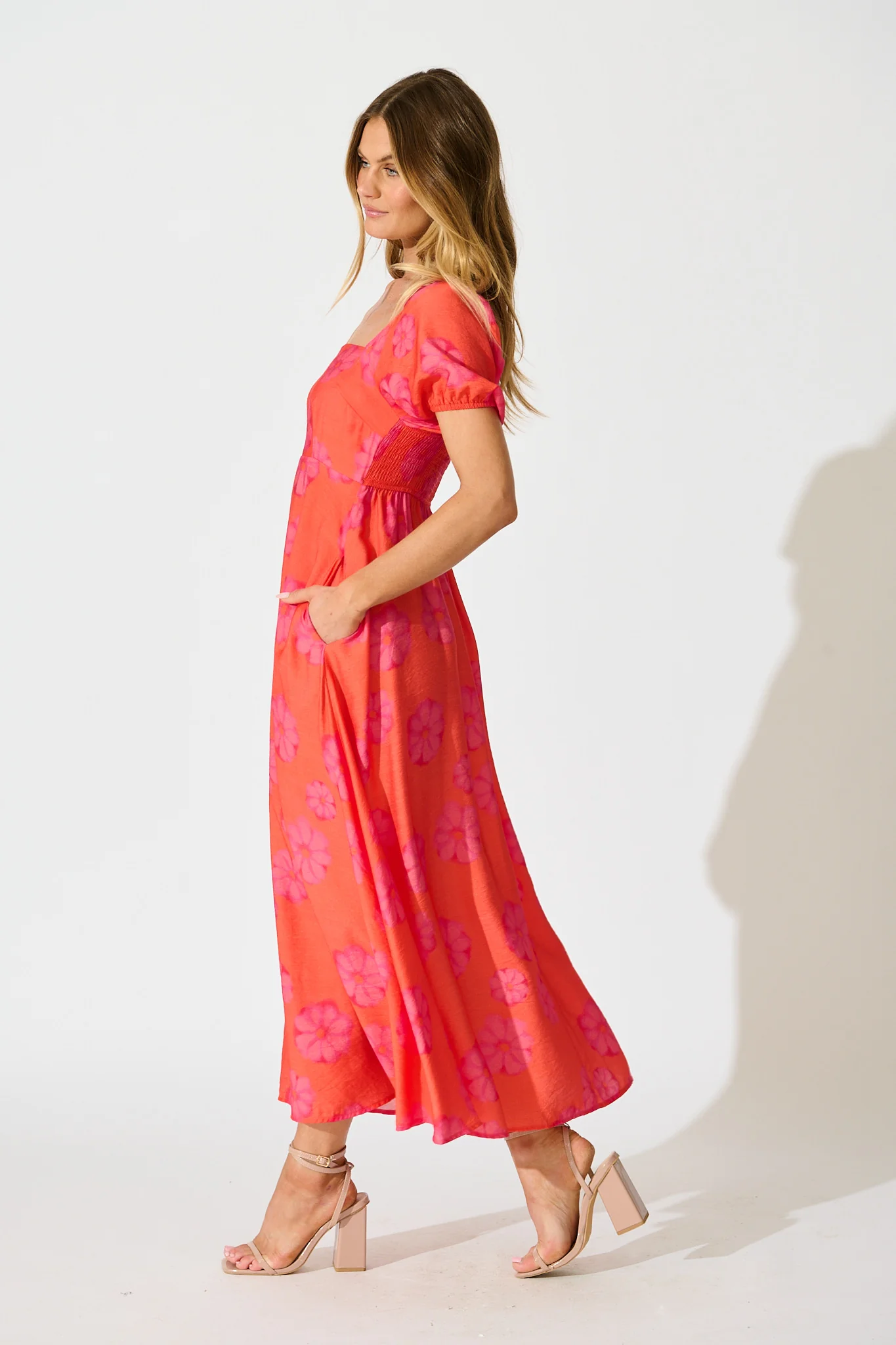 Ciniza Maxi Dress In Coral Flower Print - Image 3