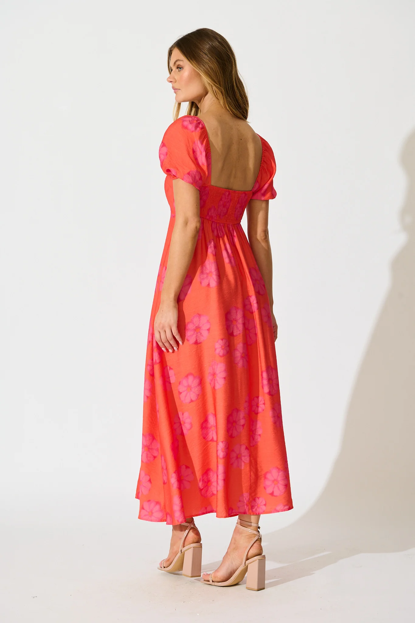 Ciniza Maxi Dress In Coral Flower Print - Image 4