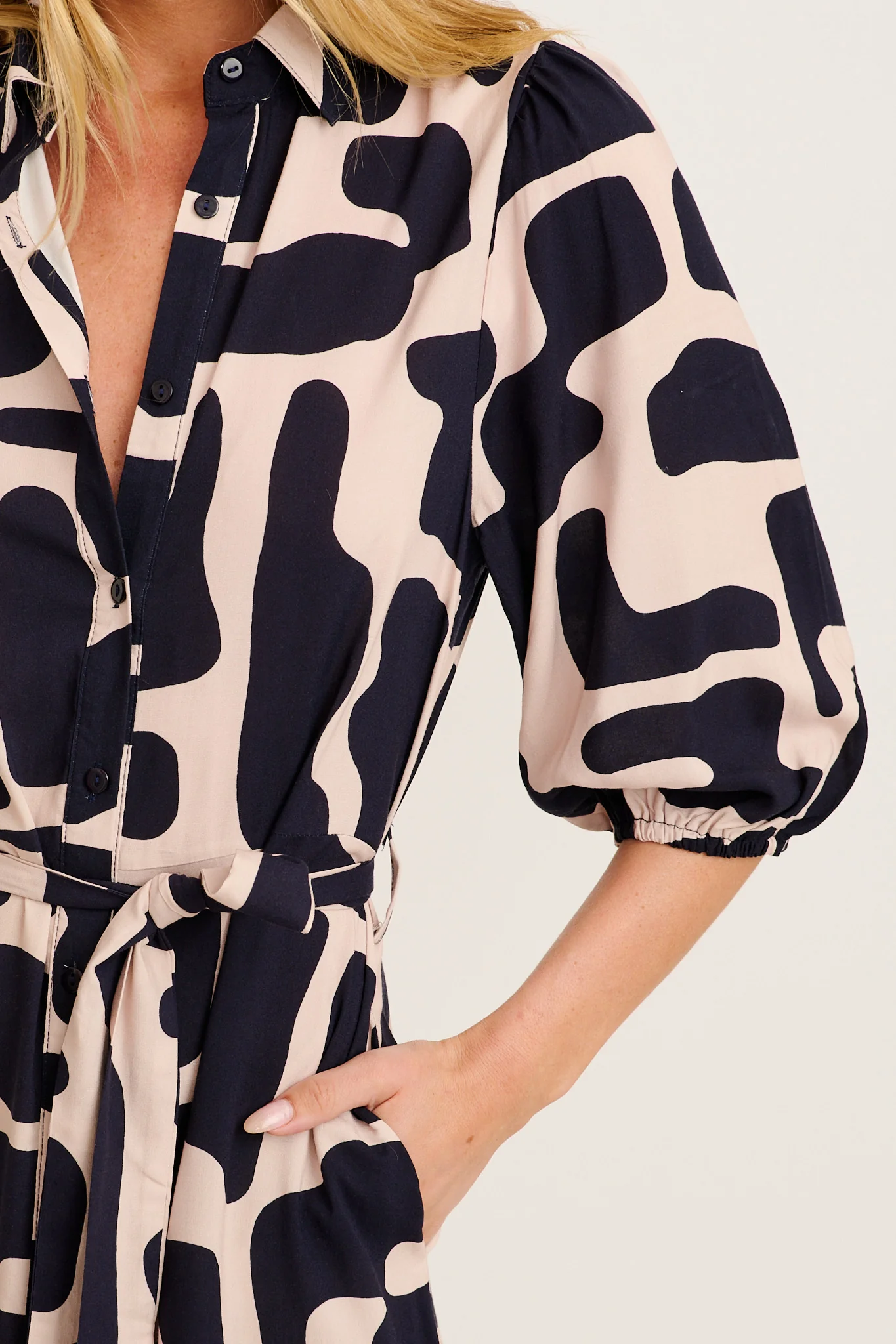 Coco Maxi Shirt Dress in Black with Cream Print - Image 5
