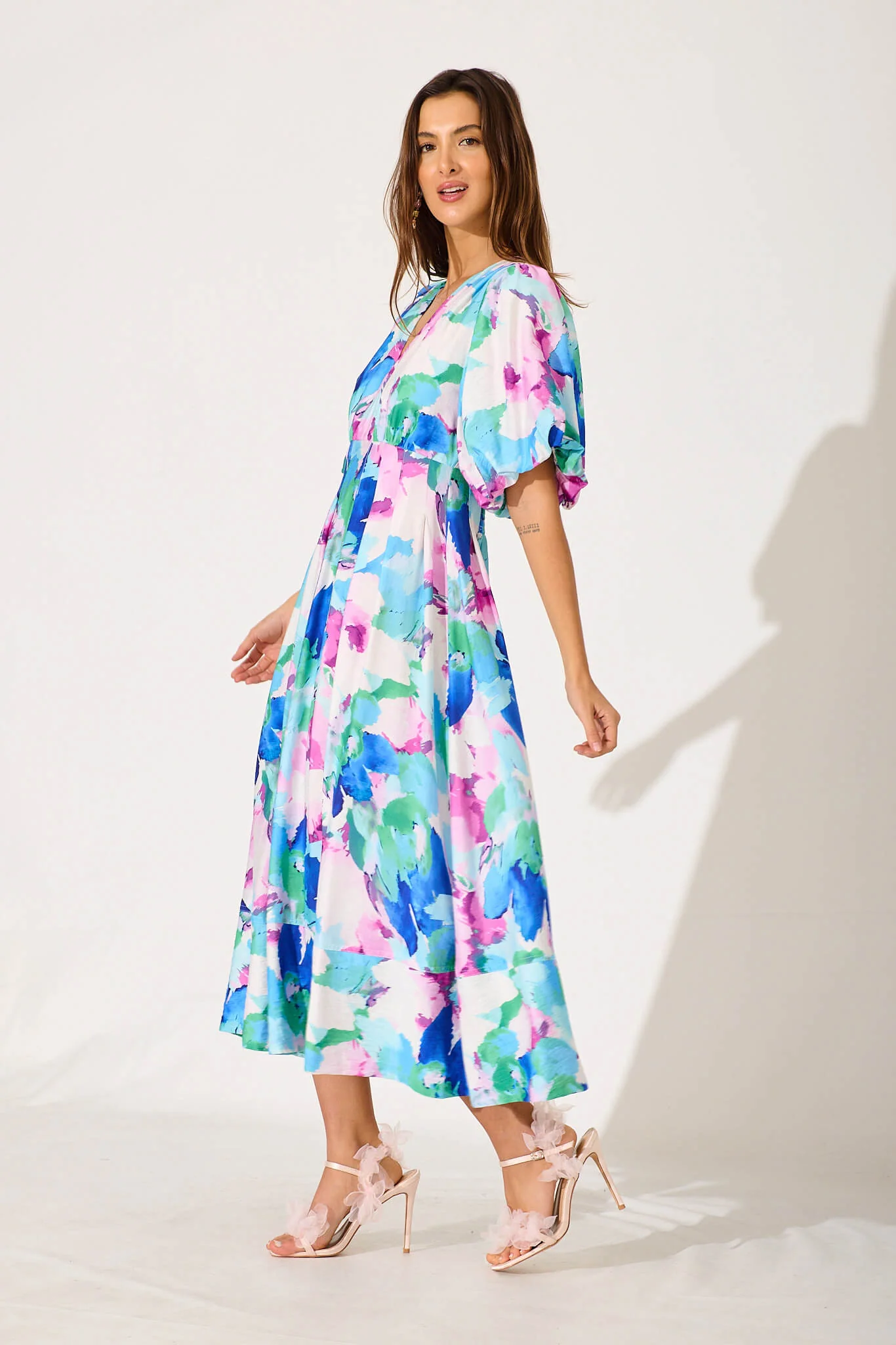 Daydreamer Midi Dress In White With Blue Multi Floral - Image 3