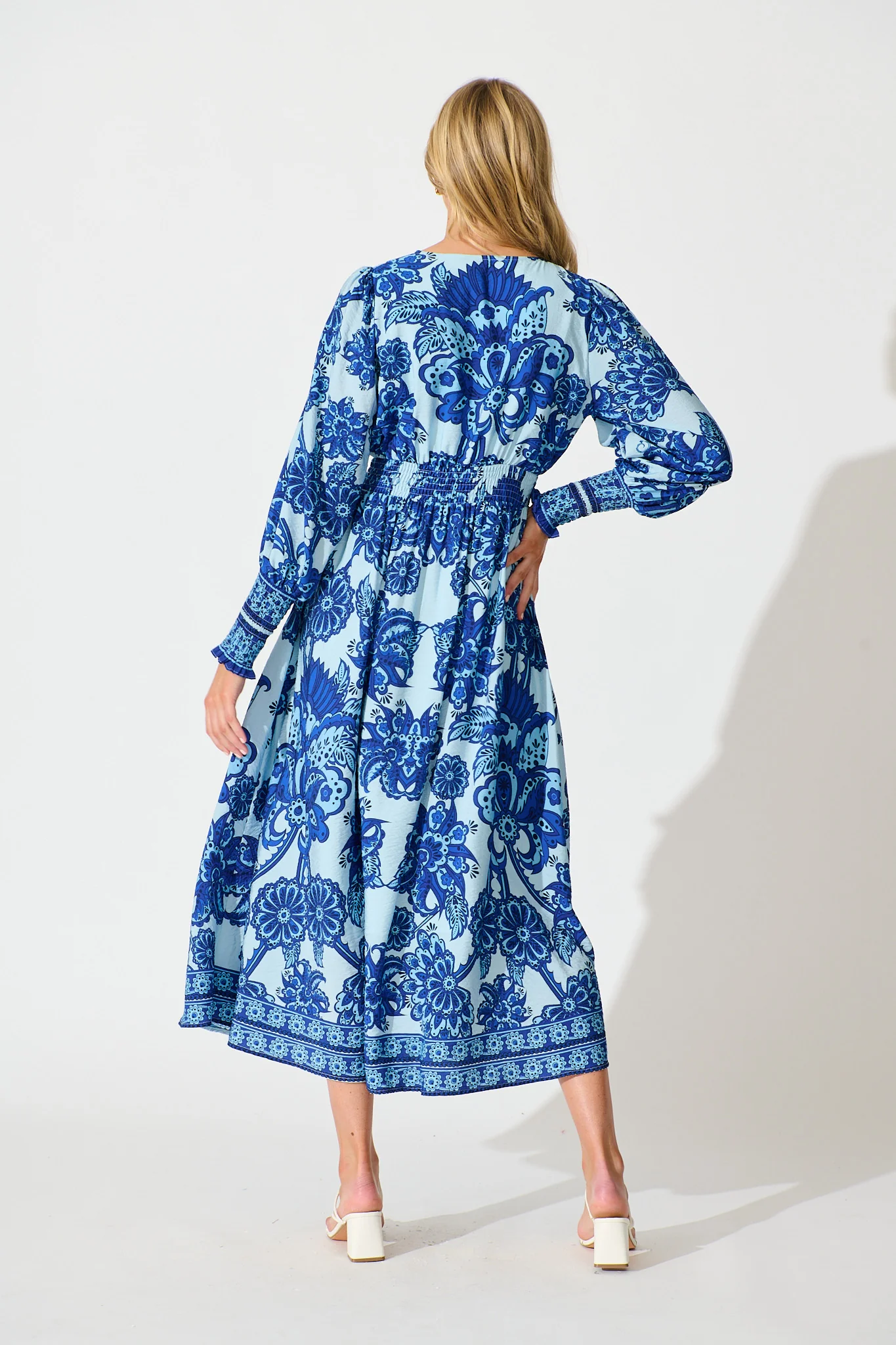 Deep Dive Maxi Dress in Blue with Navy Border Print - Image 4