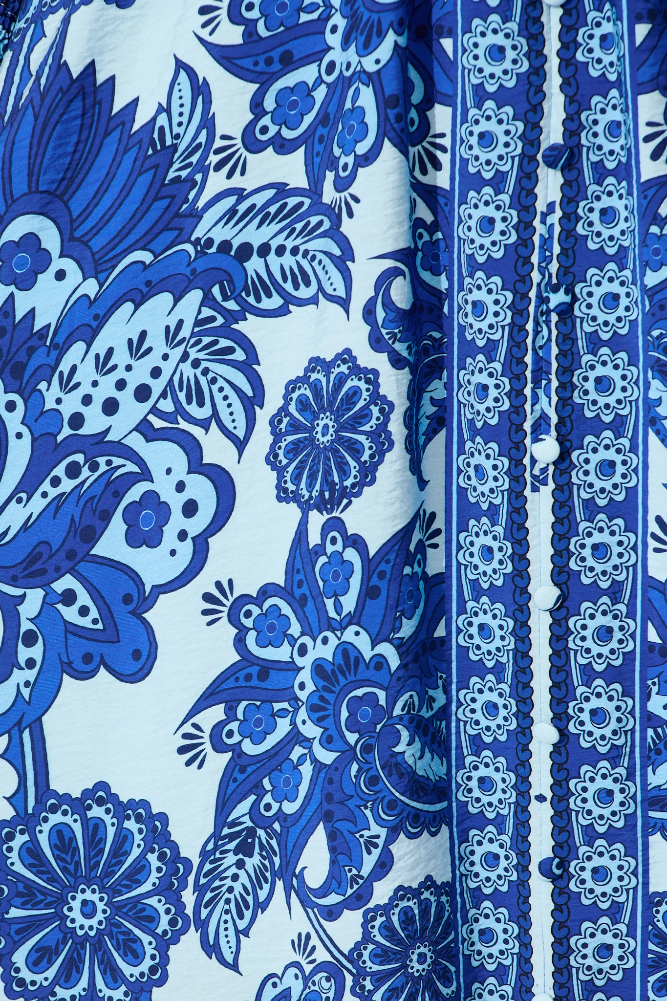Deep Dive Maxi Dress in Blue with Navy Border Print - Image 6