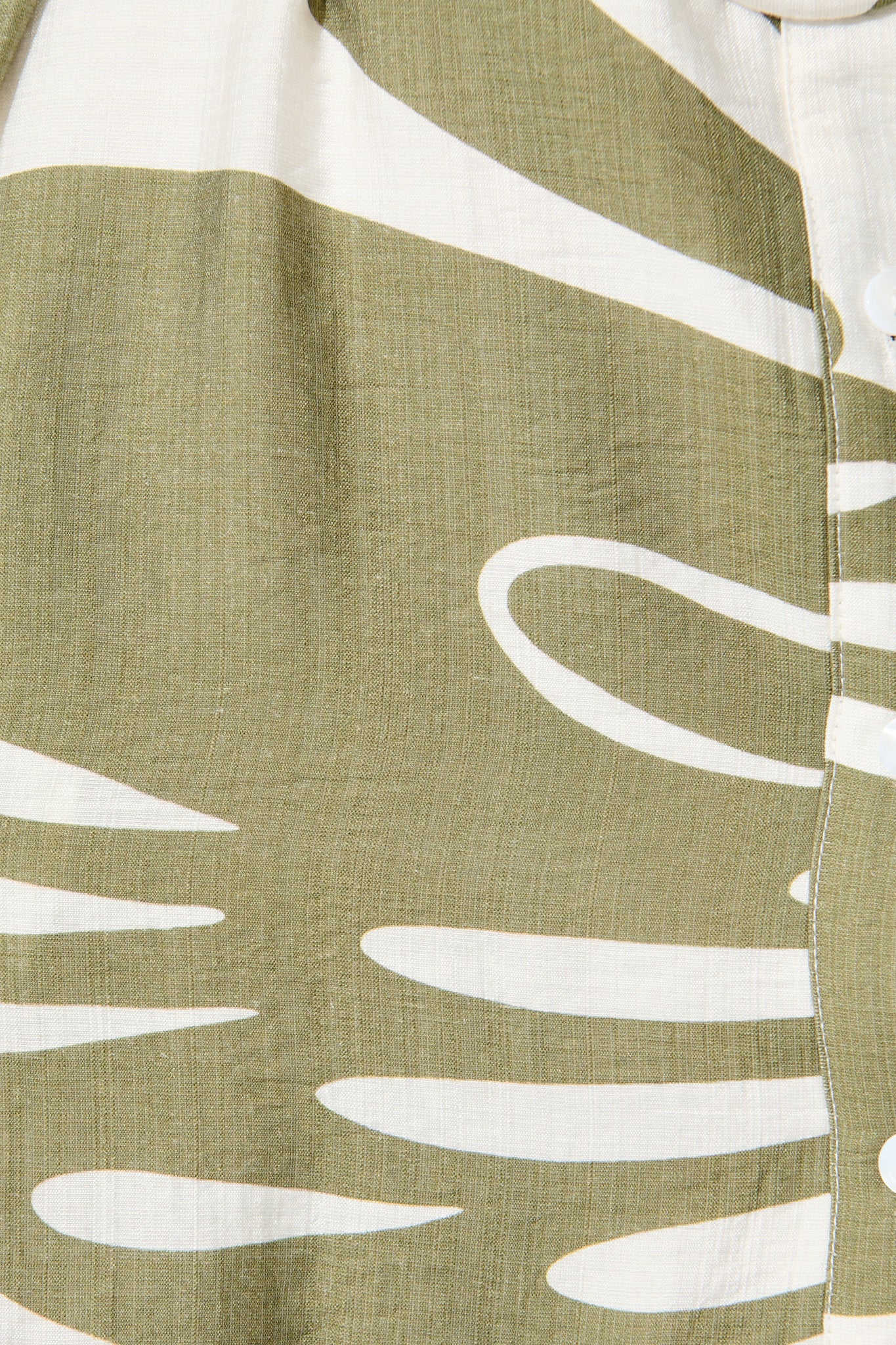 Della Shirt Dress in Khaki and Cream Leaf Print - Image 6