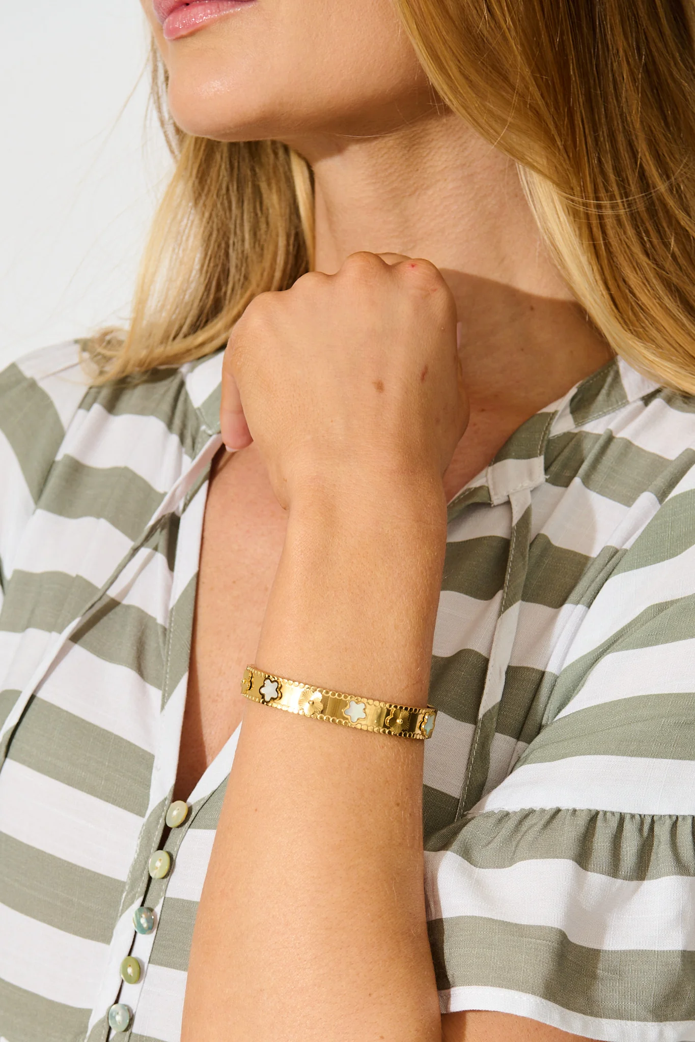 Denzel Bangle in 18K Gold - Image 5
