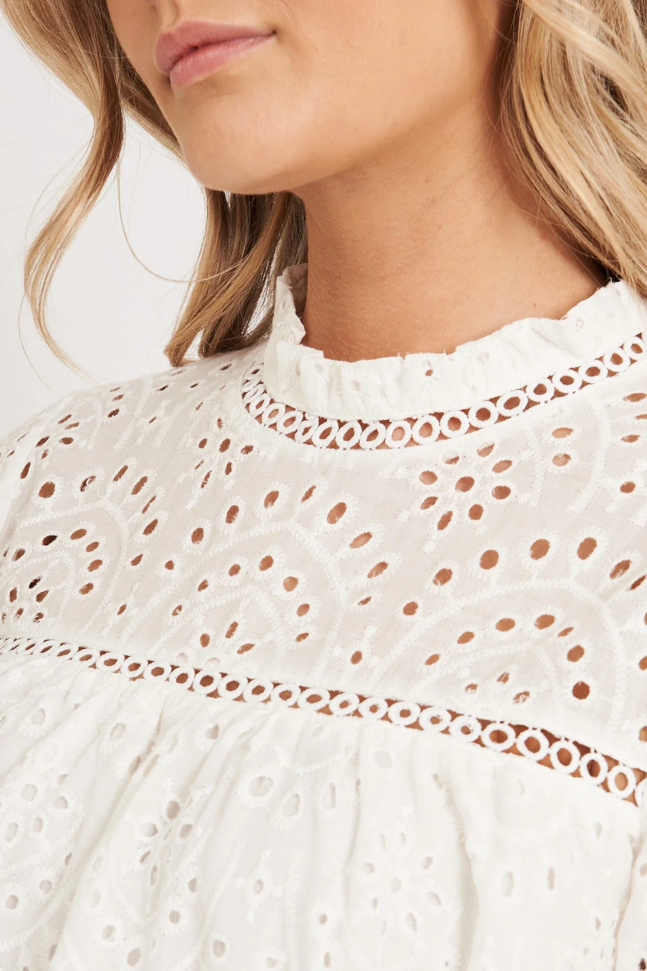 Donia Top In White Embroidery - Image 7