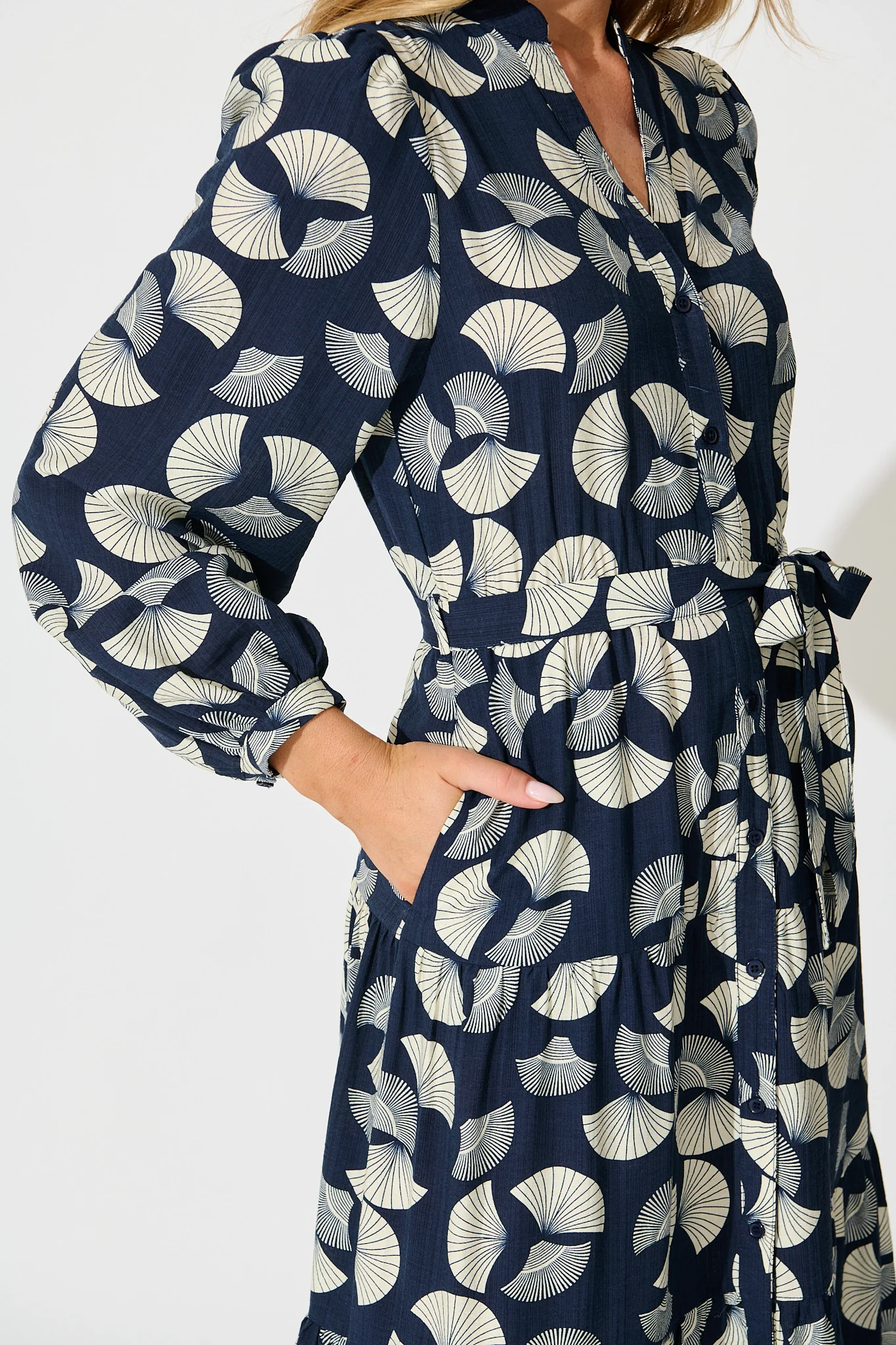 Donissa Midi Dress in Navy with White Print - Image 5