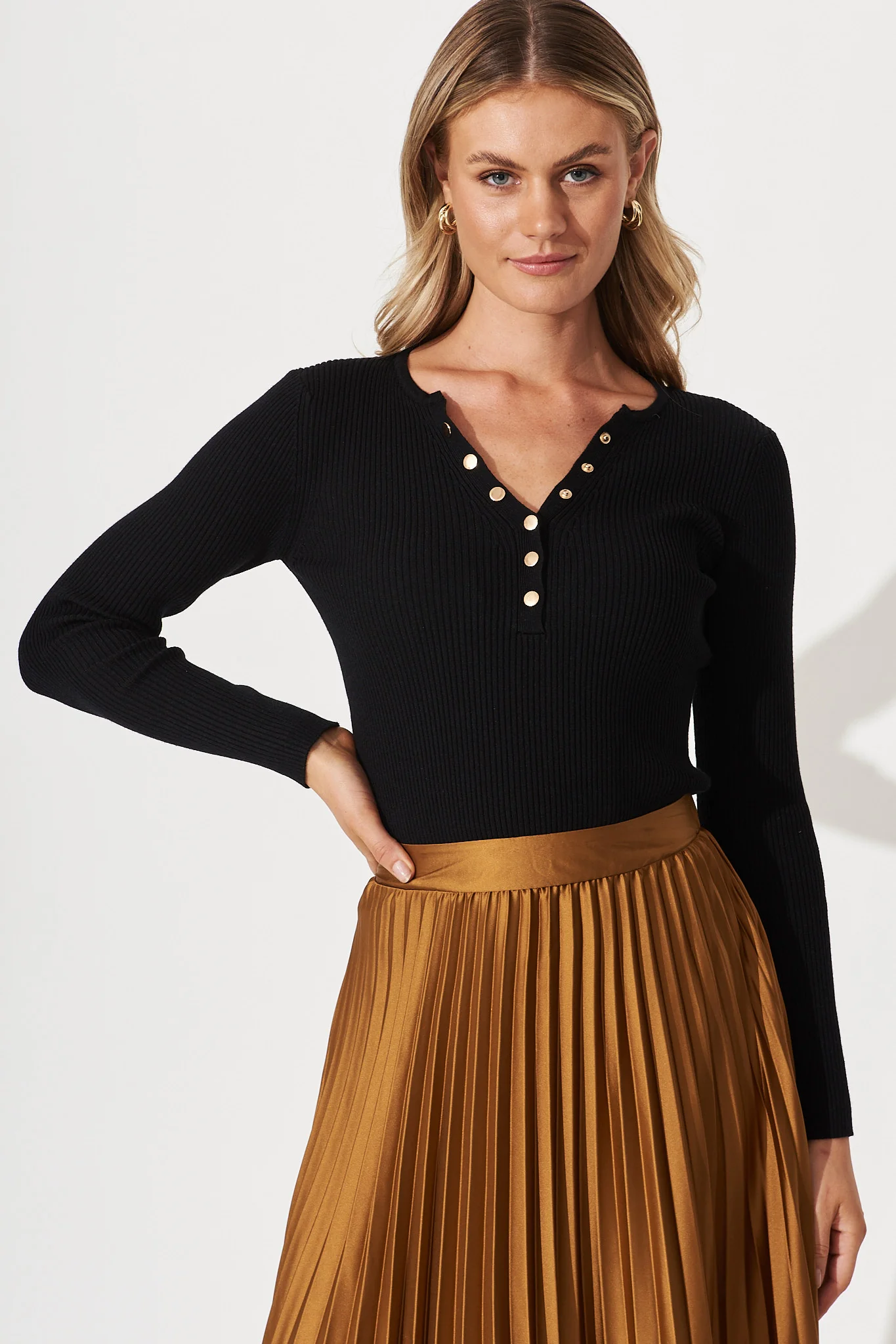 Dover Heights Knit In Black - Image 2