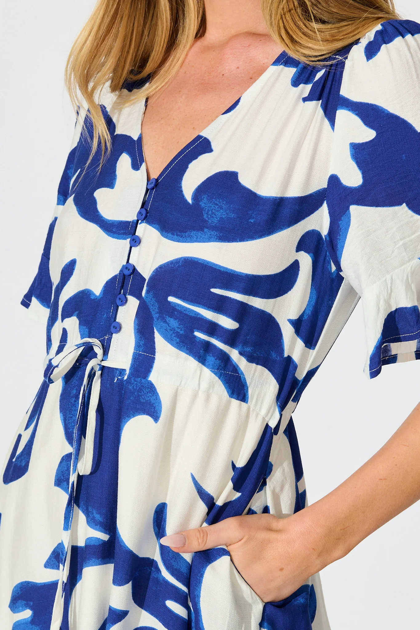 Effia Midi Dress in Blue and White Leaf Print - Image 5