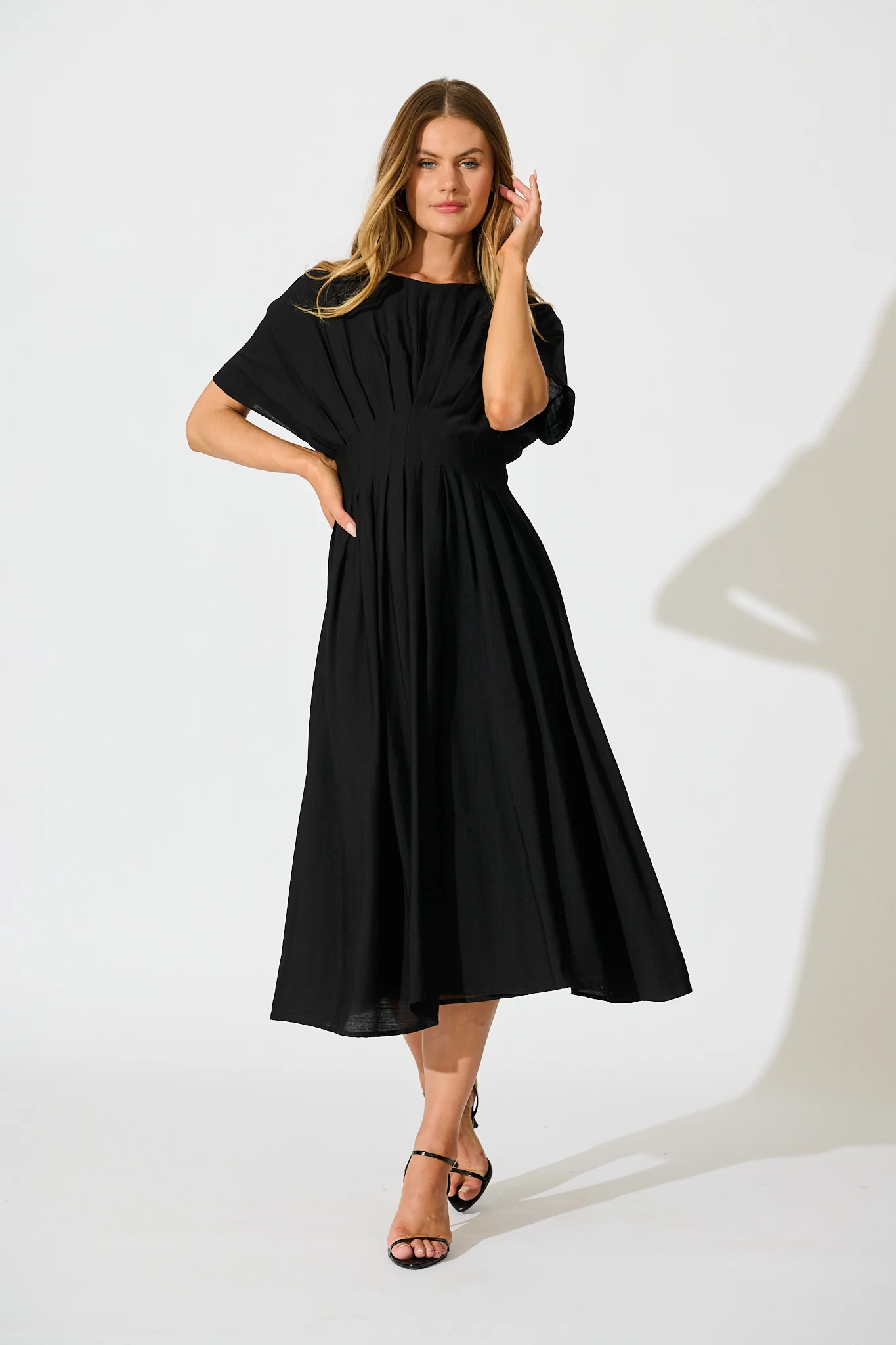 Elegance Echo Maxi Dress in Black