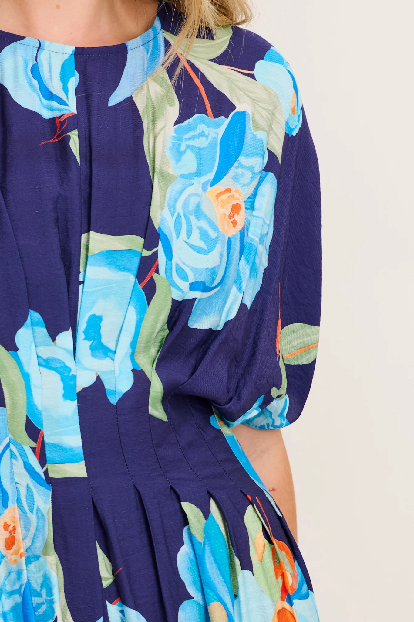 Elegance Echo Maxi Dress in Navy with Blue Floral - Image 5