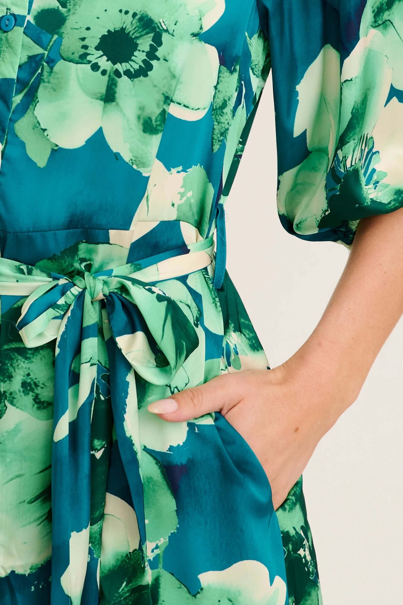 Elevation Maxi Shirt Dress in Emerald Floral Satin - Image 5