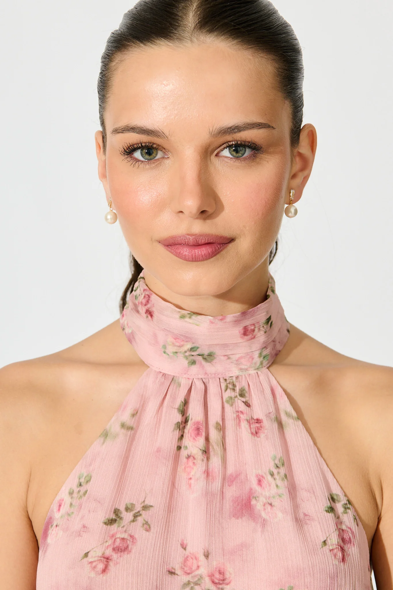 Elise Earrings in Gold with Pearl