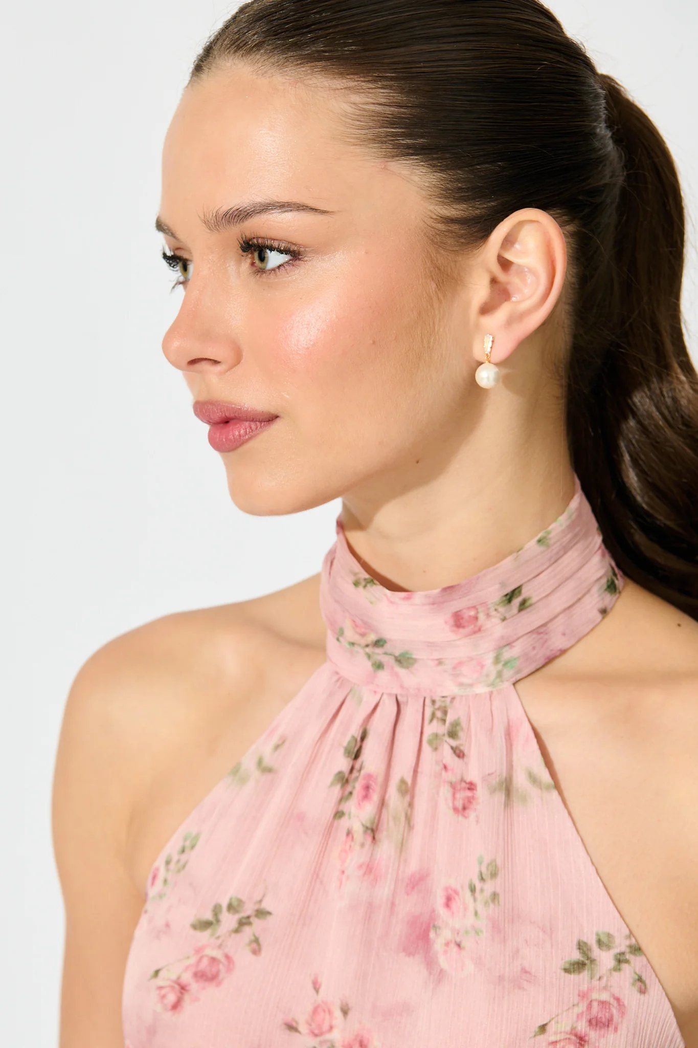 Elise Earrings in Gold with Pearl - Image 2