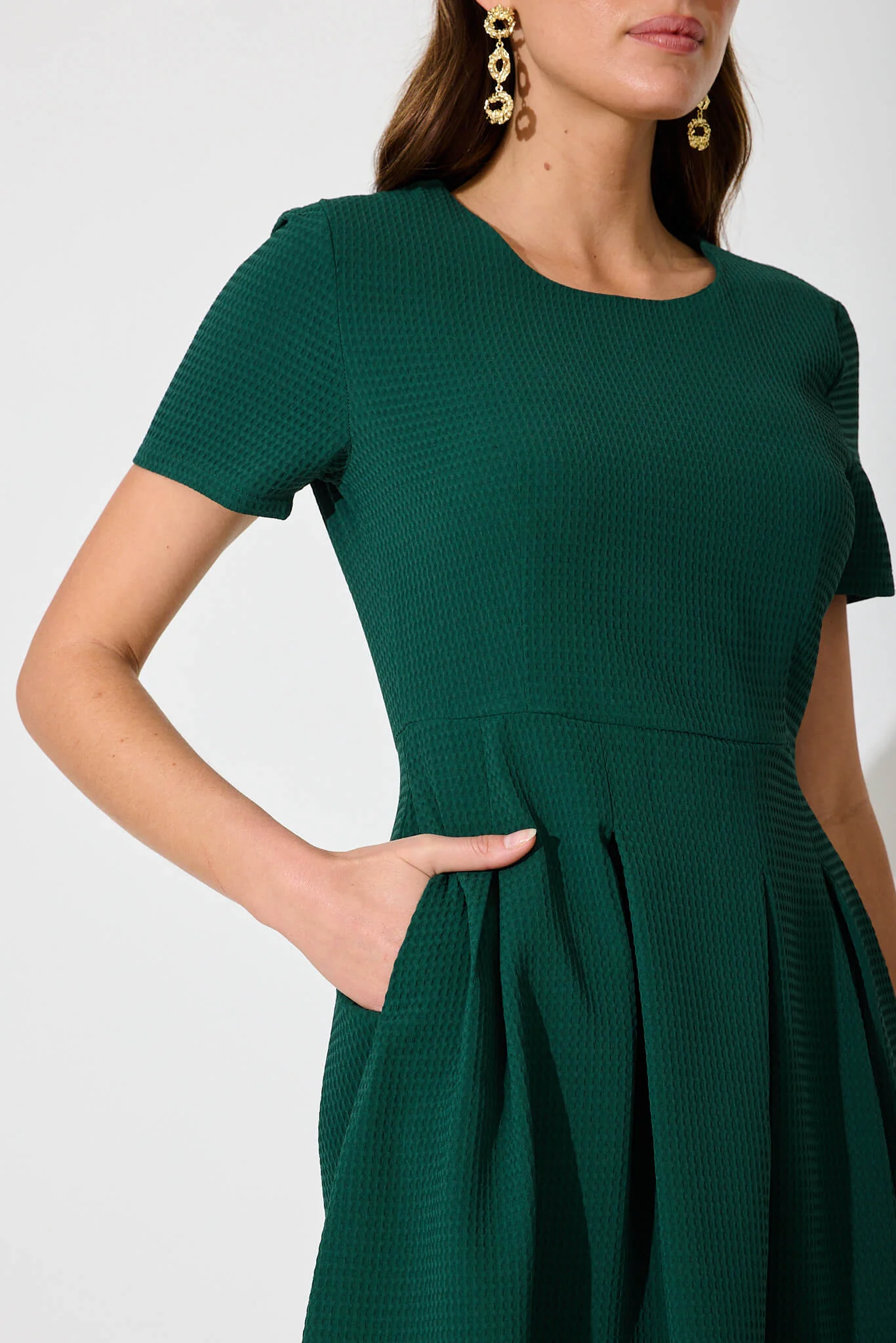 Elizabeth Dress In Textured Emerald - Image 5