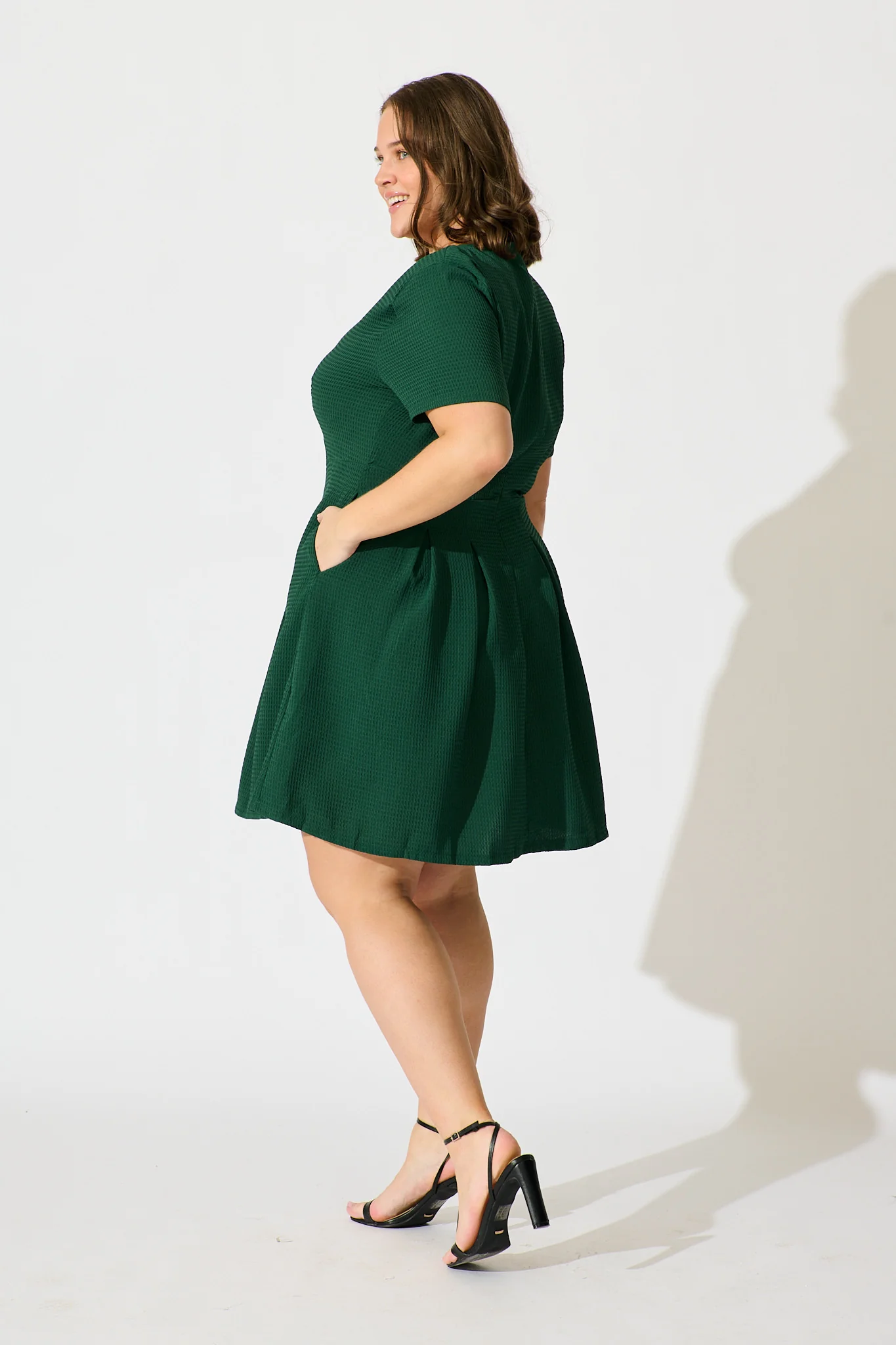 Elizabeth Dress In Textured Emerald - Image 9