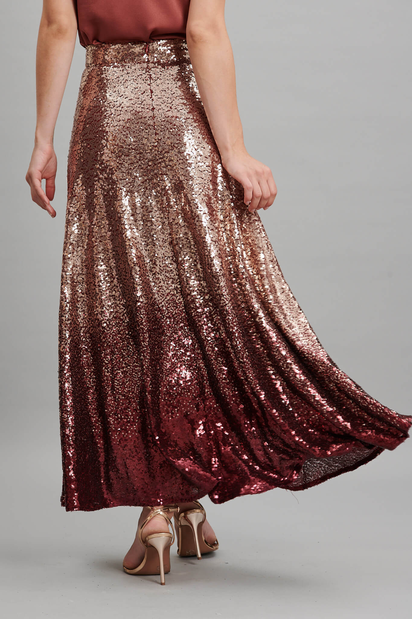 Exquisite Maxi Skirt In Gold With Wine Ombre Sequin - Image 7