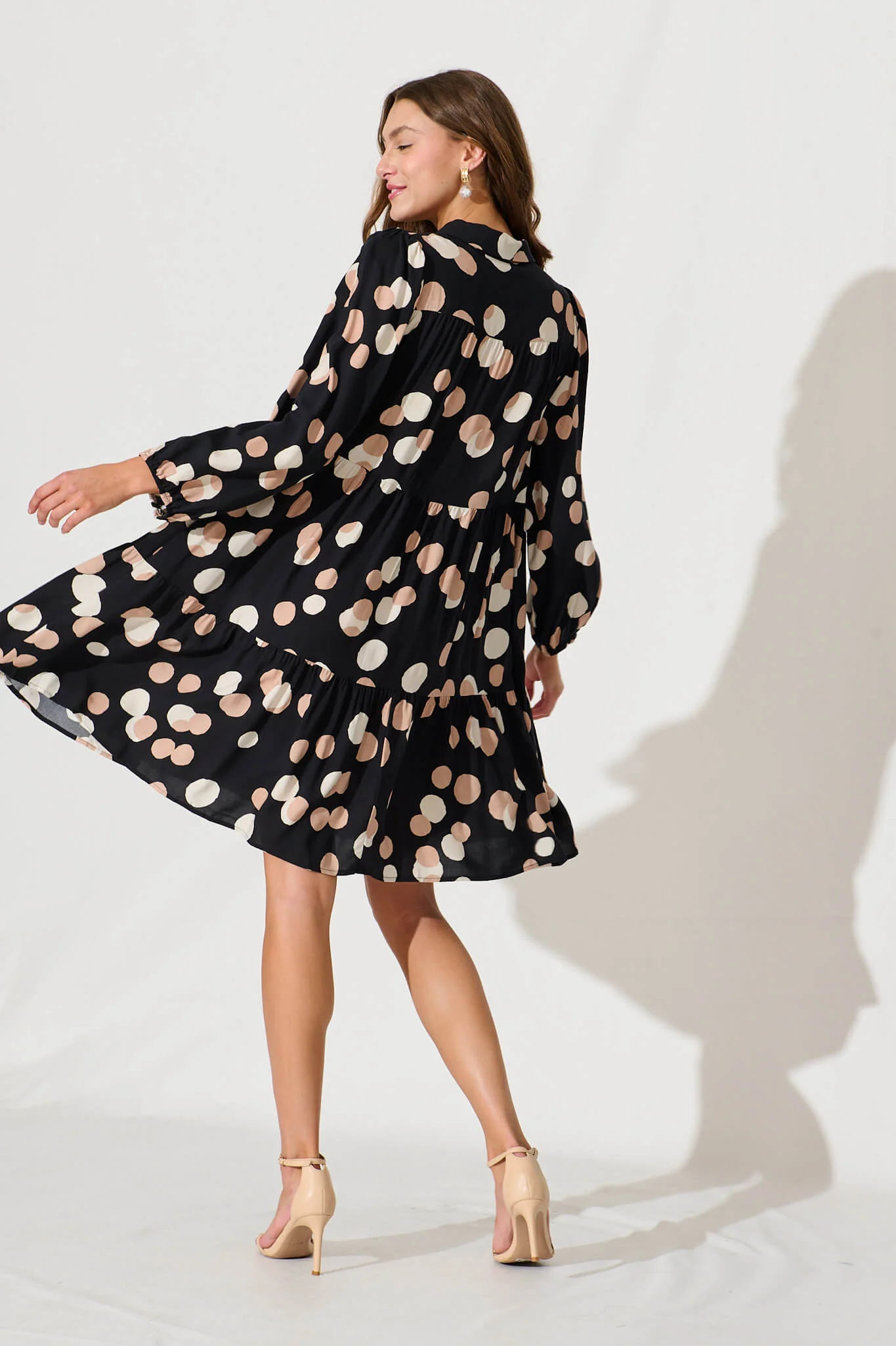 Felicity Smock Shirt Dress In Black With Cream Spot - Image 4
