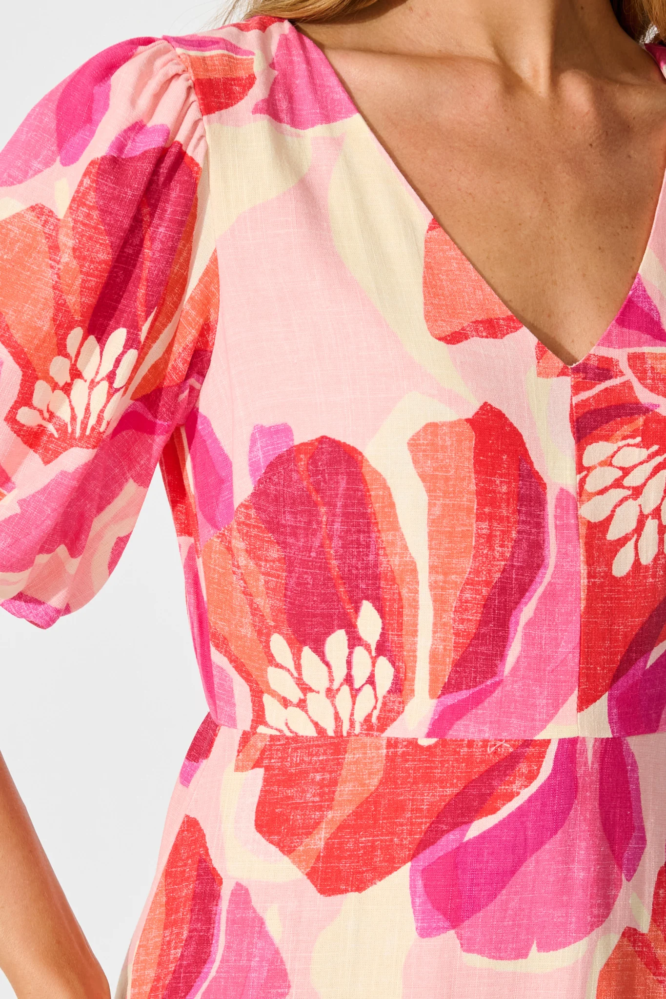 Flora Haven Maxi Dress in Multi Blush Floral Linen Blend - Image 5