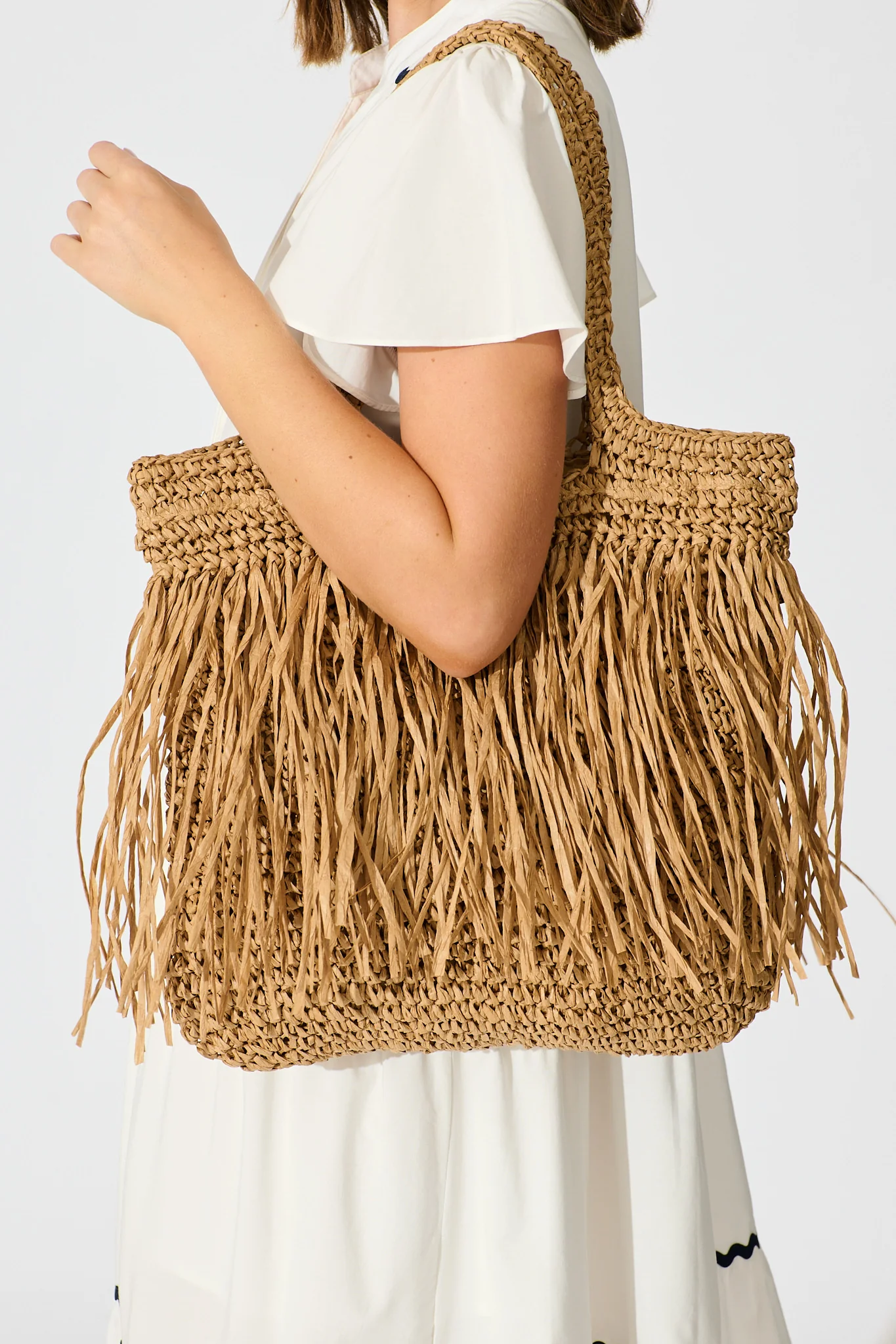 Frisco Fringe Shoulder Tote Bag in Natural Raffia - Image 4