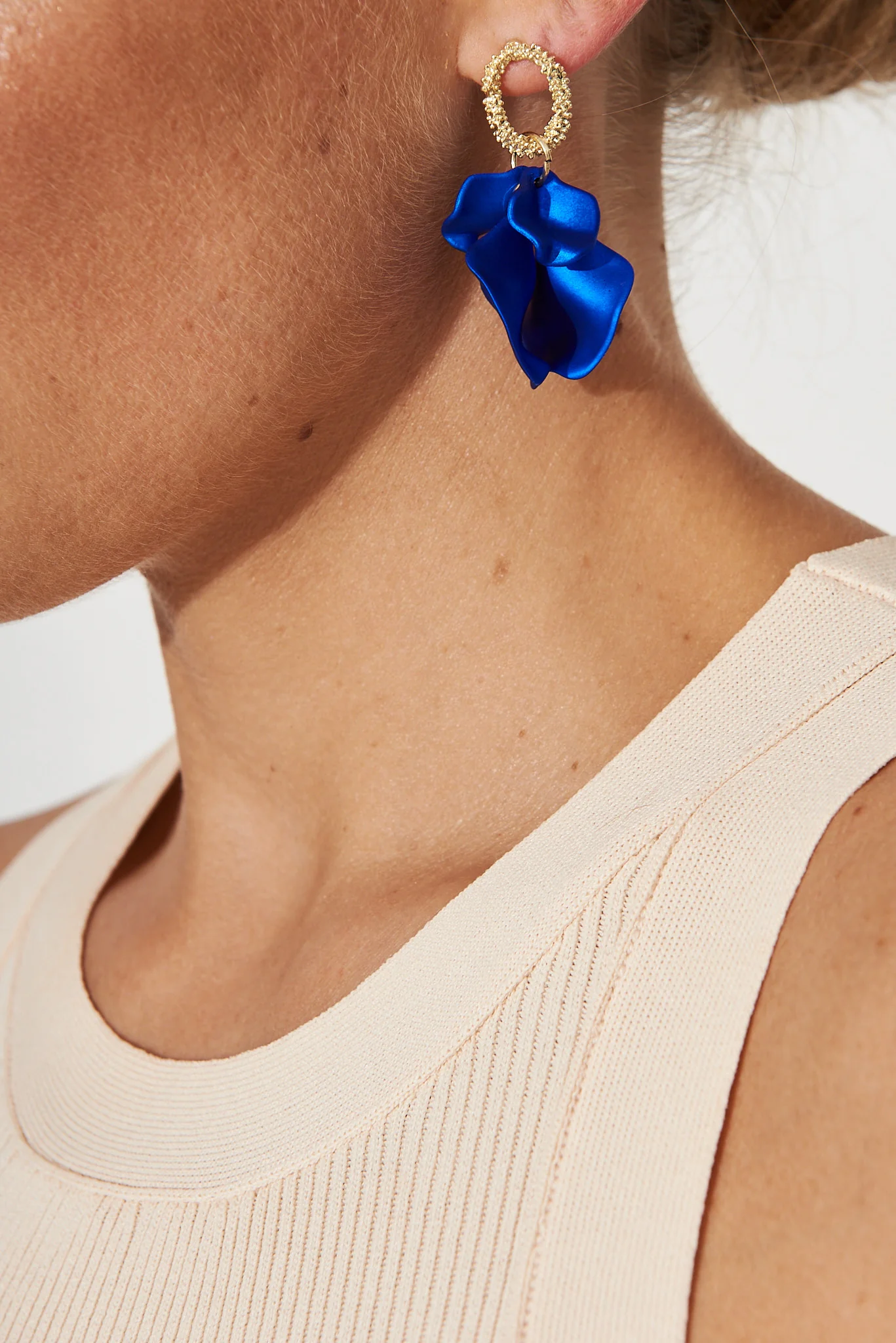 Gallant Earrings In Cobalt Blue - Image 3