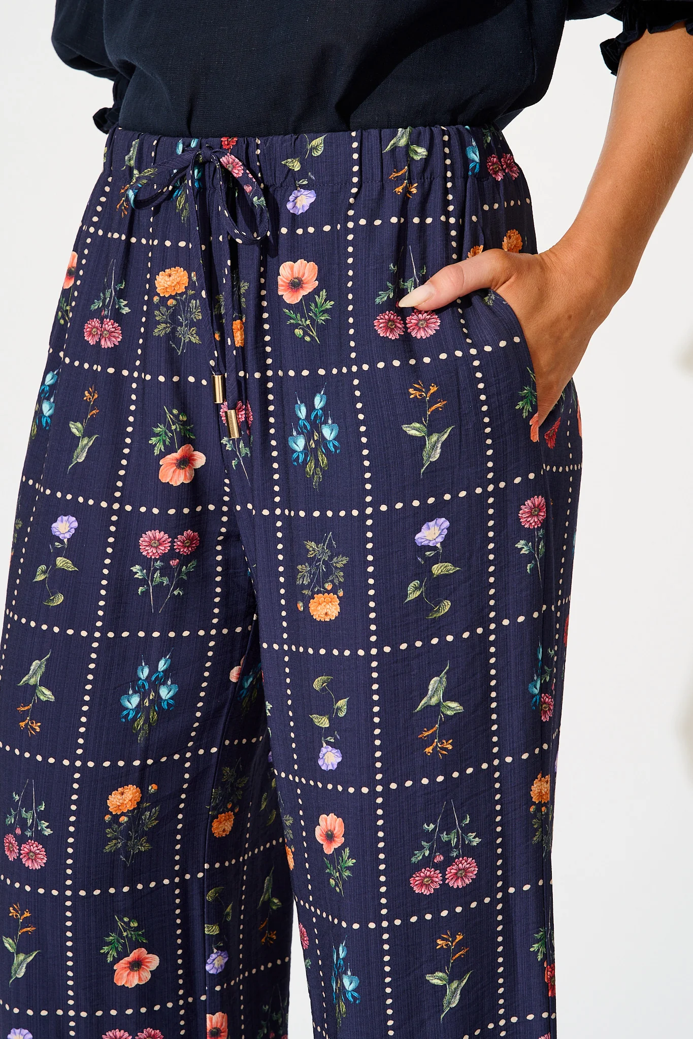 Garden Frame Pant in Navy with Multi Floral - Image 5